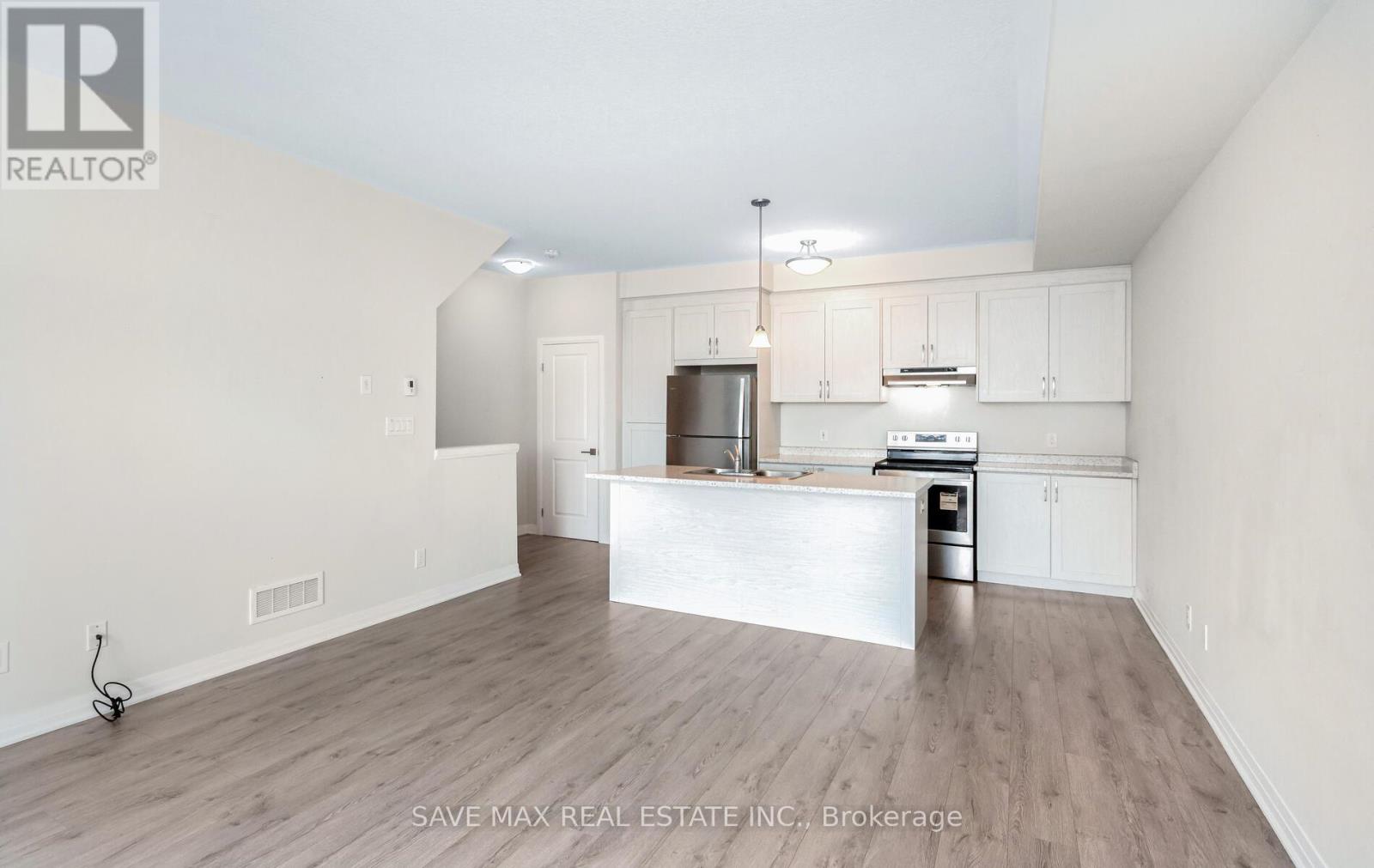 2h - 155 Thomas Slee Drive, Kitchener, Ontario  N2P 0J8 - Photo 6 - X12137400