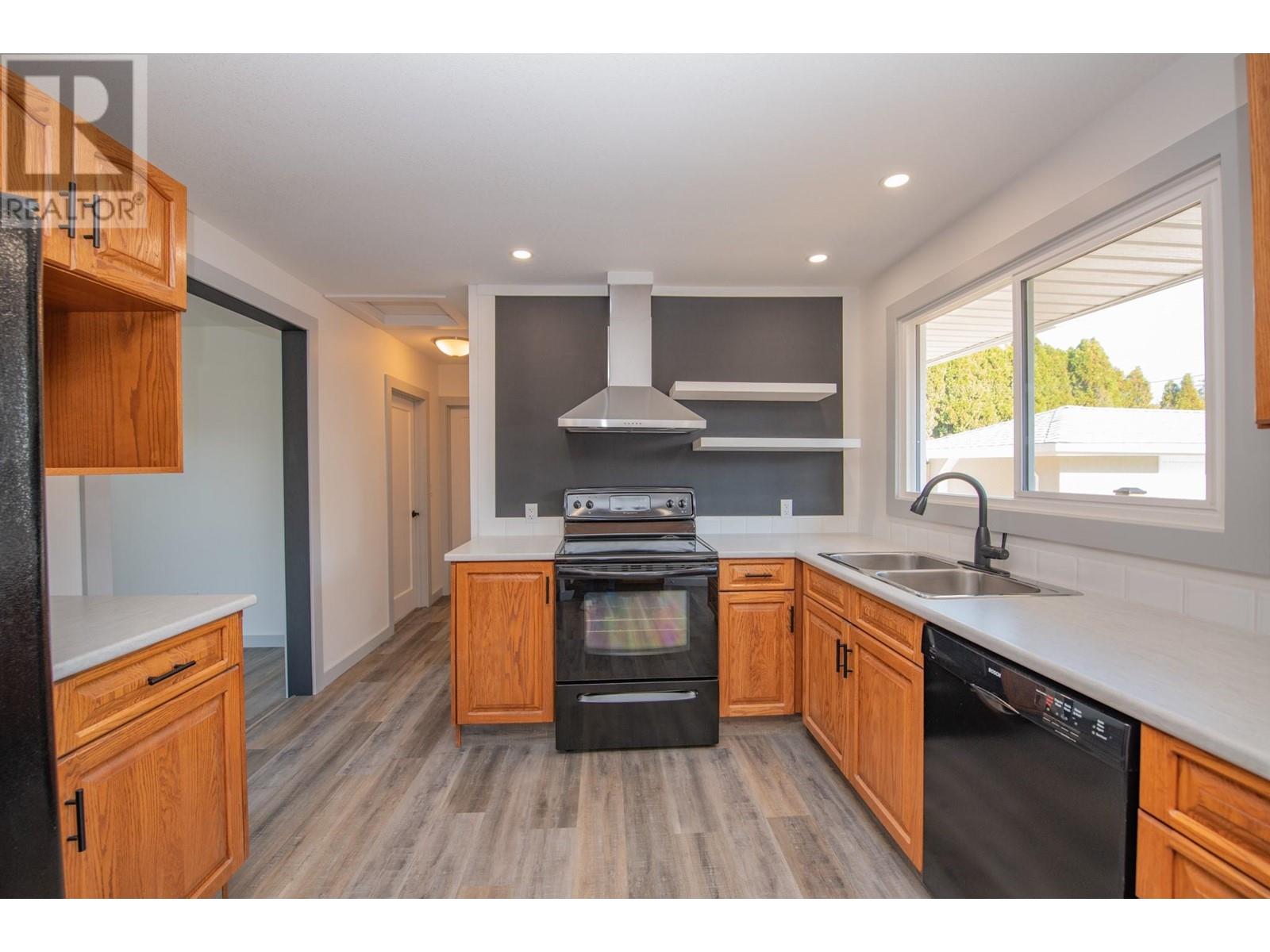 3211 16th Street, Vernon, British Columbia  V1T 3X5 - Photo 12 - 10347073