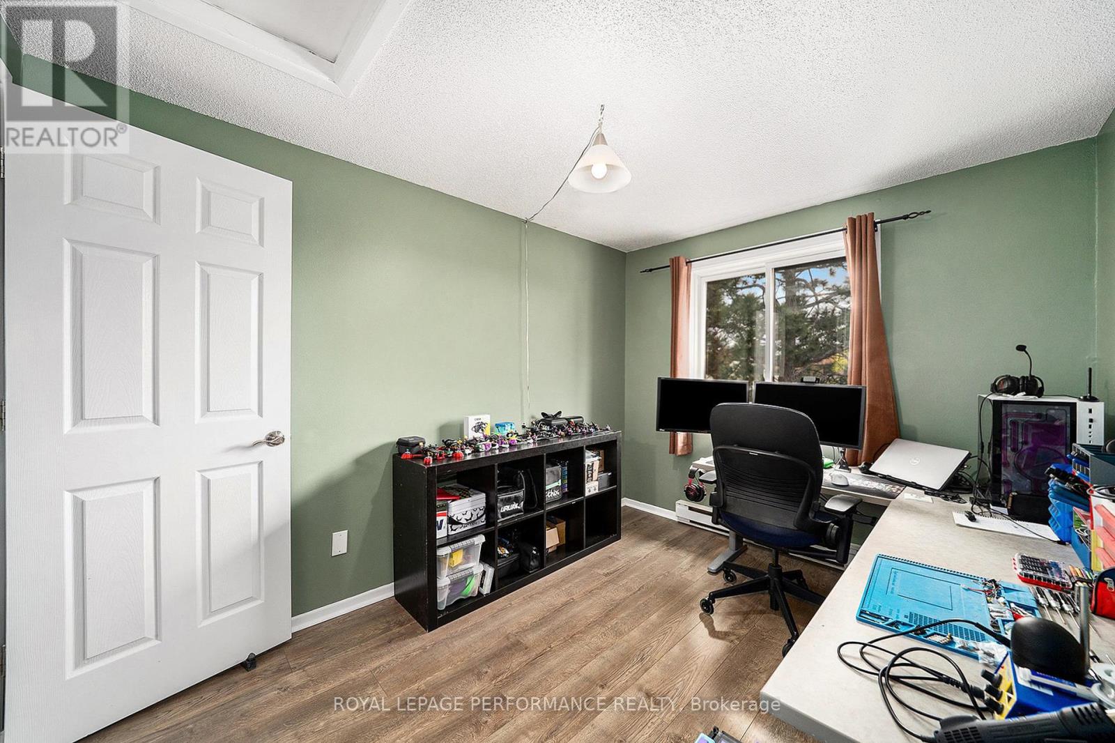 A - 25 Woodvale, Ottawa, Ontario  K2G 4H3 - Photo 16 - X12137598