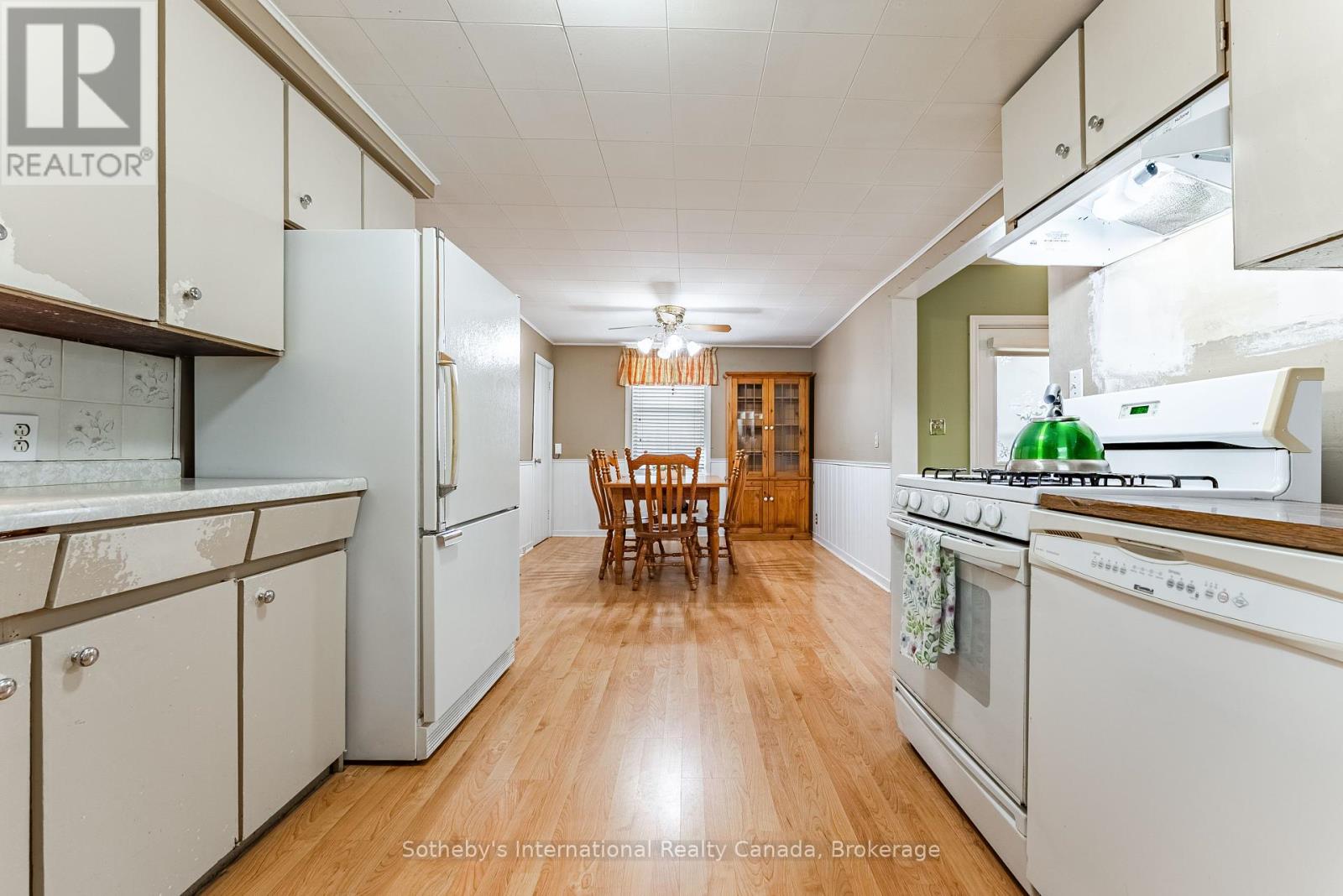 255 Macnab Street, Hamilton, Ontario  L9H 2K4 - Photo 9 - X12137695