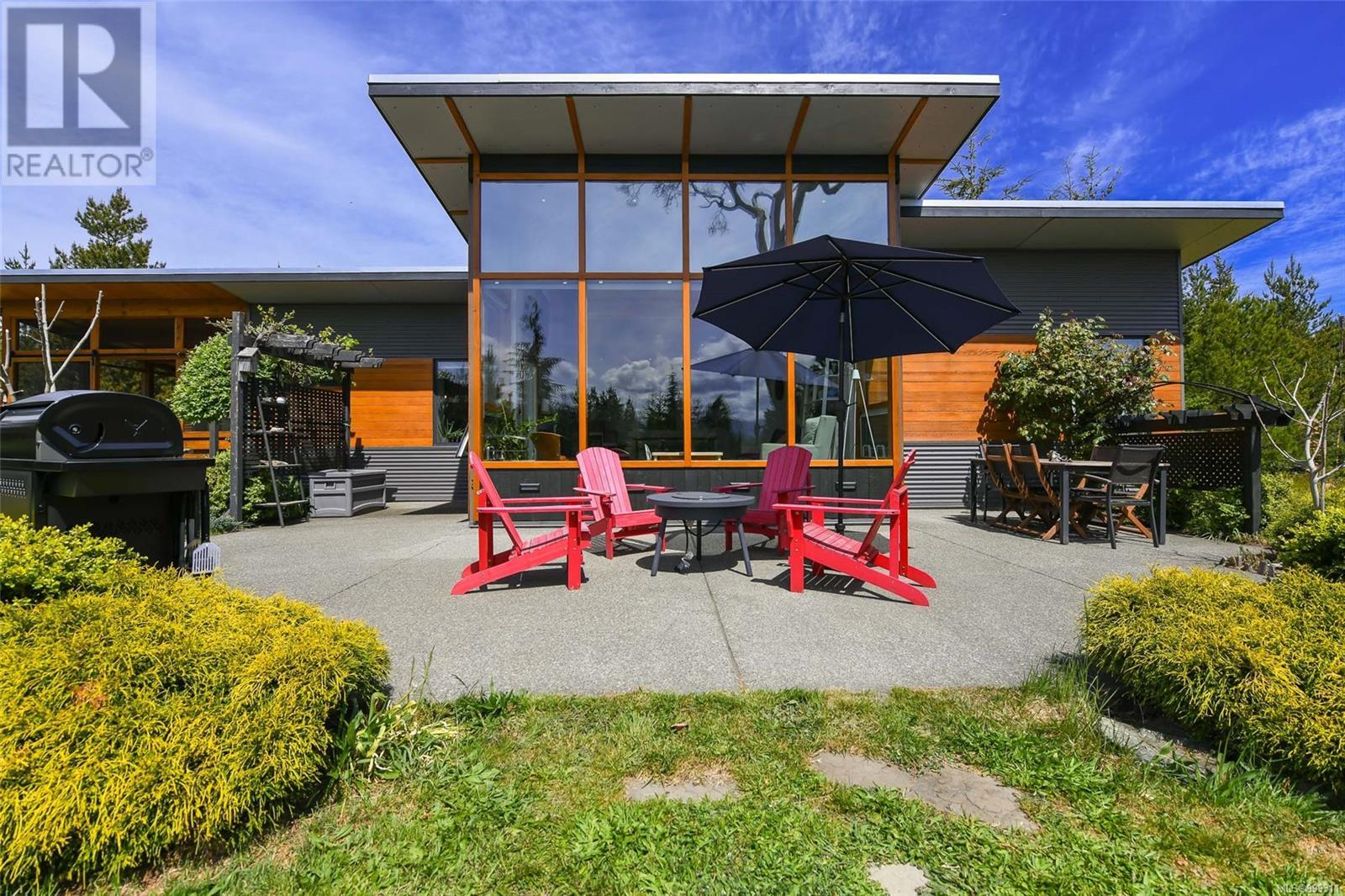 4131 Pinecrest Rd, Denman Island, British Columbia  V0R 1T0 - Photo 2 - 999311