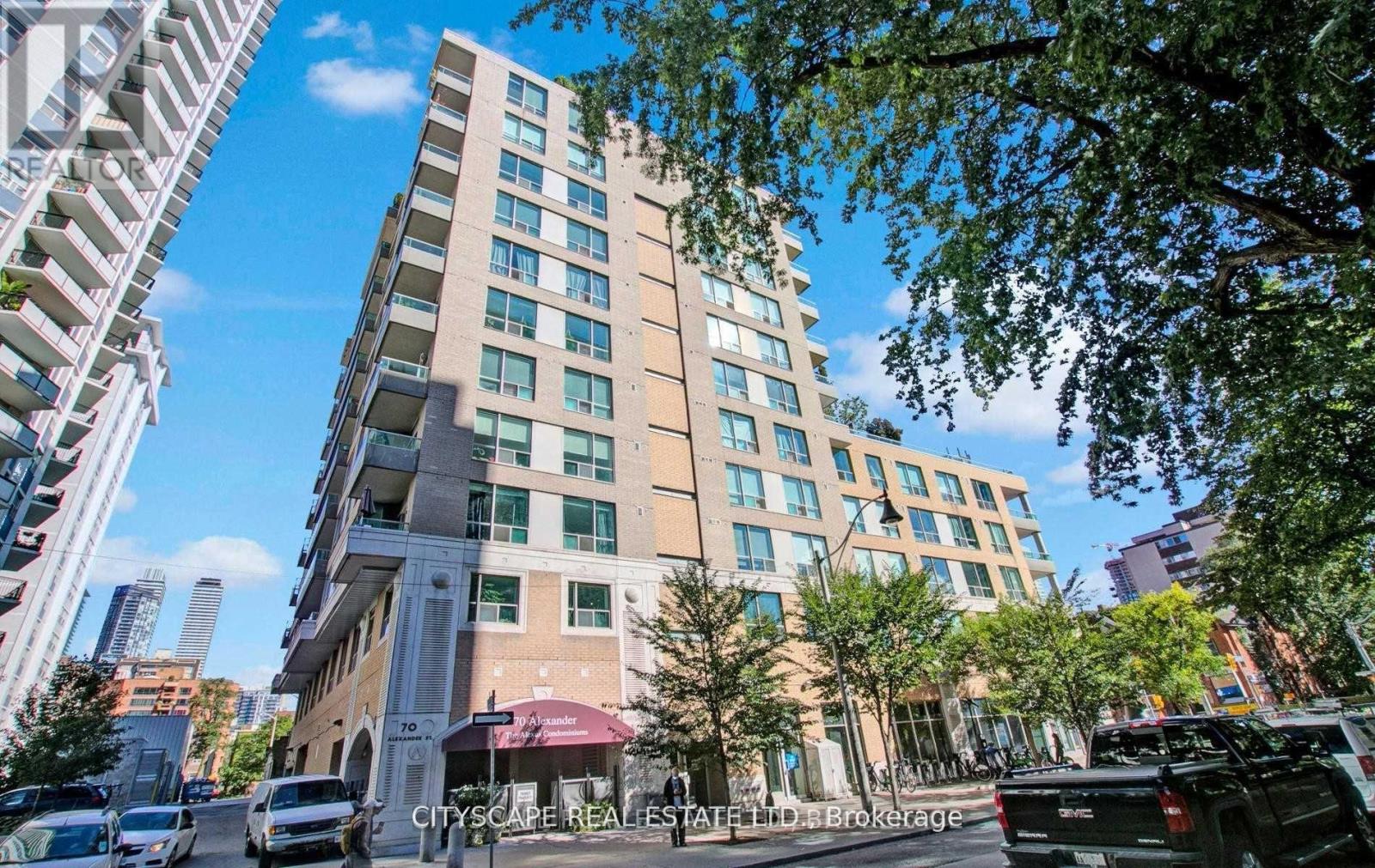 802 - 70 ALEXANDER STREET, Toronto, Ontario