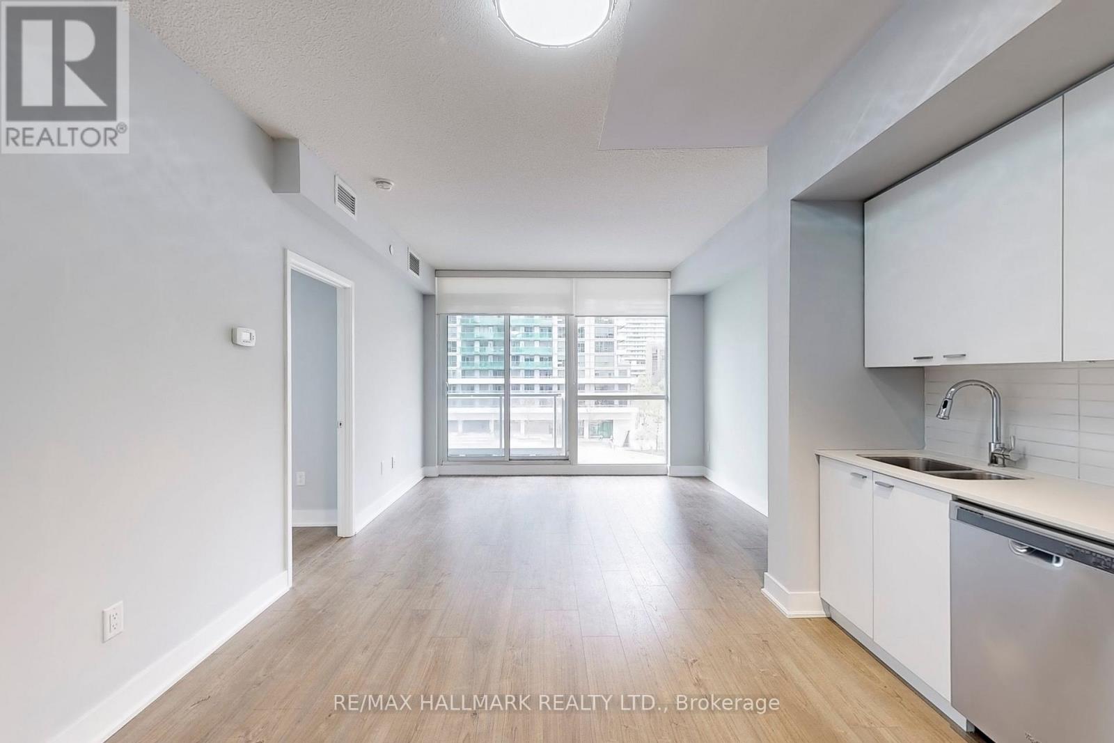 418 - 30 Roehampton Avenue, Toronto, Ontario  M4P 0B9 - Photo 5 - C12135551