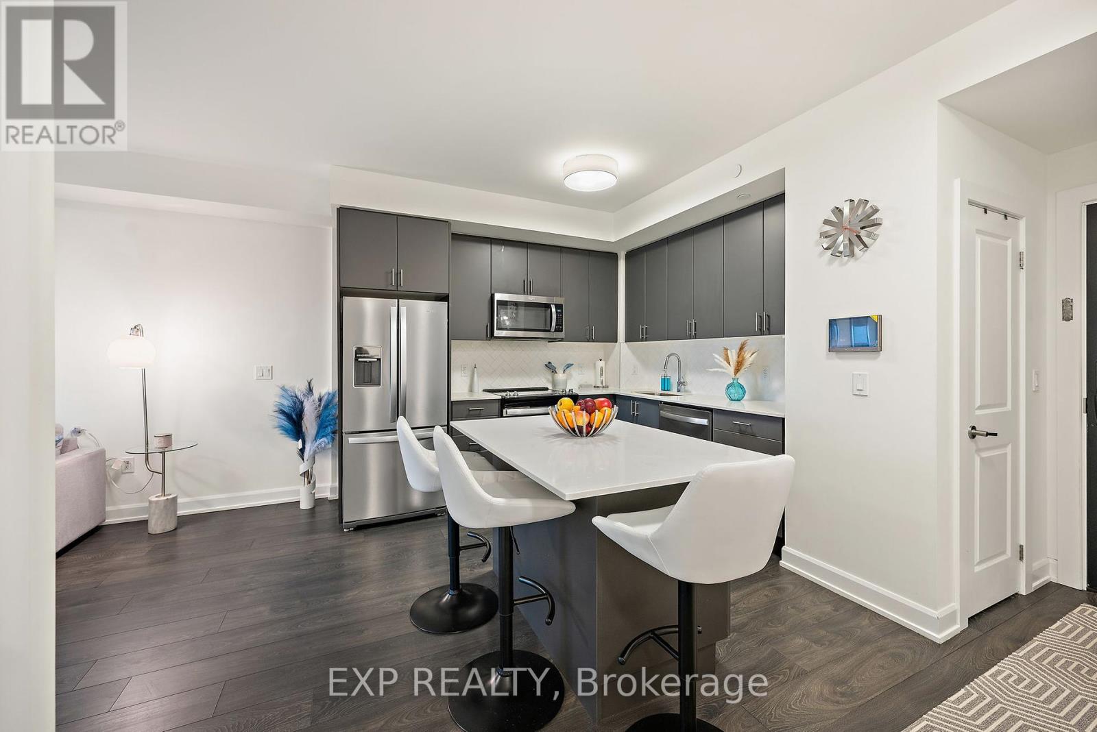 327 - 3200 William Coltson Avenue, Oakville, Ontario  L6H 7B9 - Photo 5 - W12137524