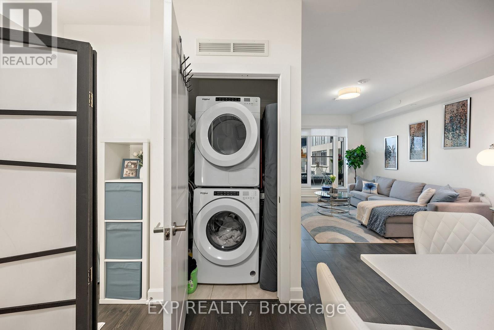 327 - 3200 William Coltson Avenue, Oakville, Ontario  L6H 7B9 - Photo 8 - W12137524