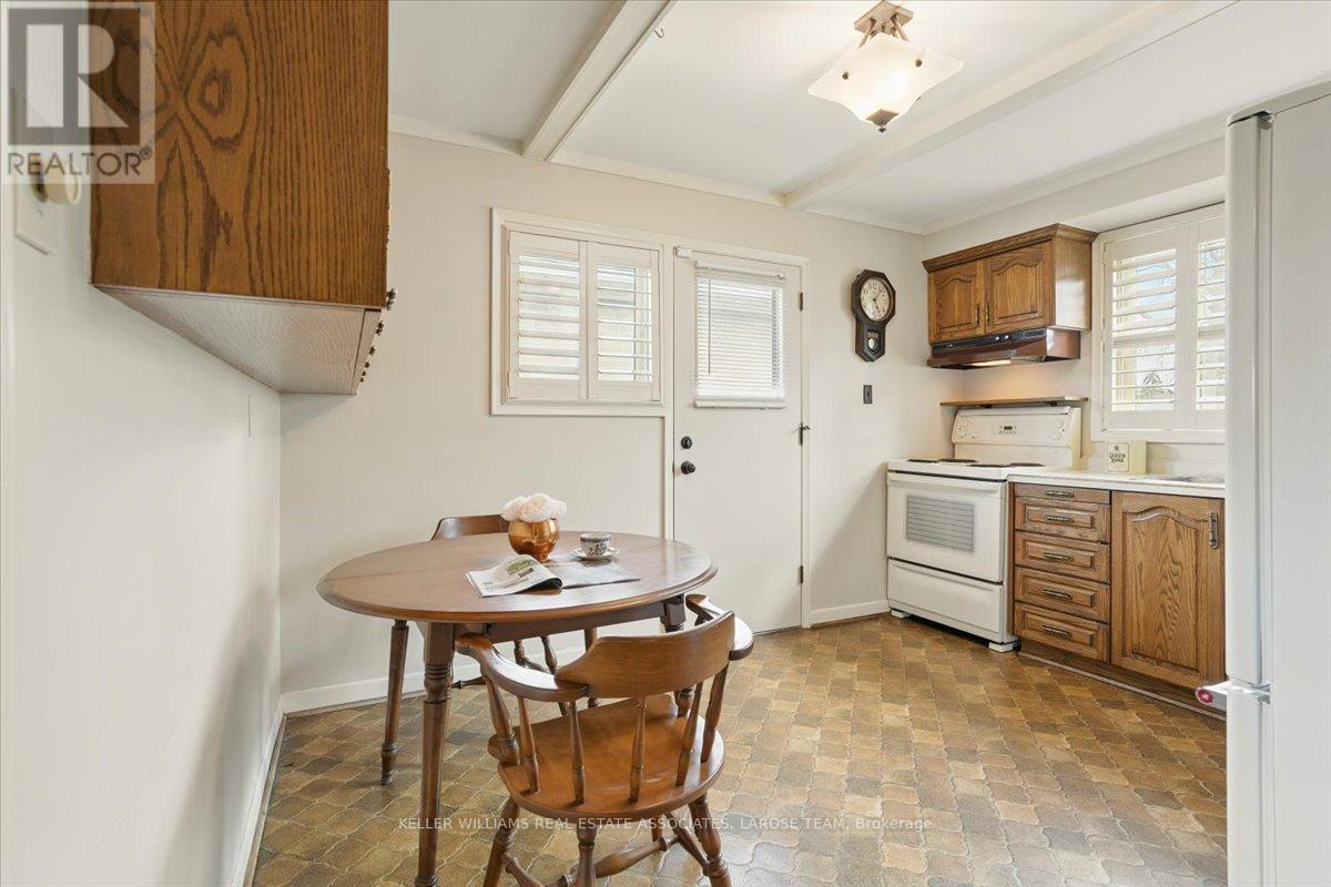 3221 Havenwood Drive, Mississauga, Ontario  L4X 2M2 - Photo 12 - W12137526