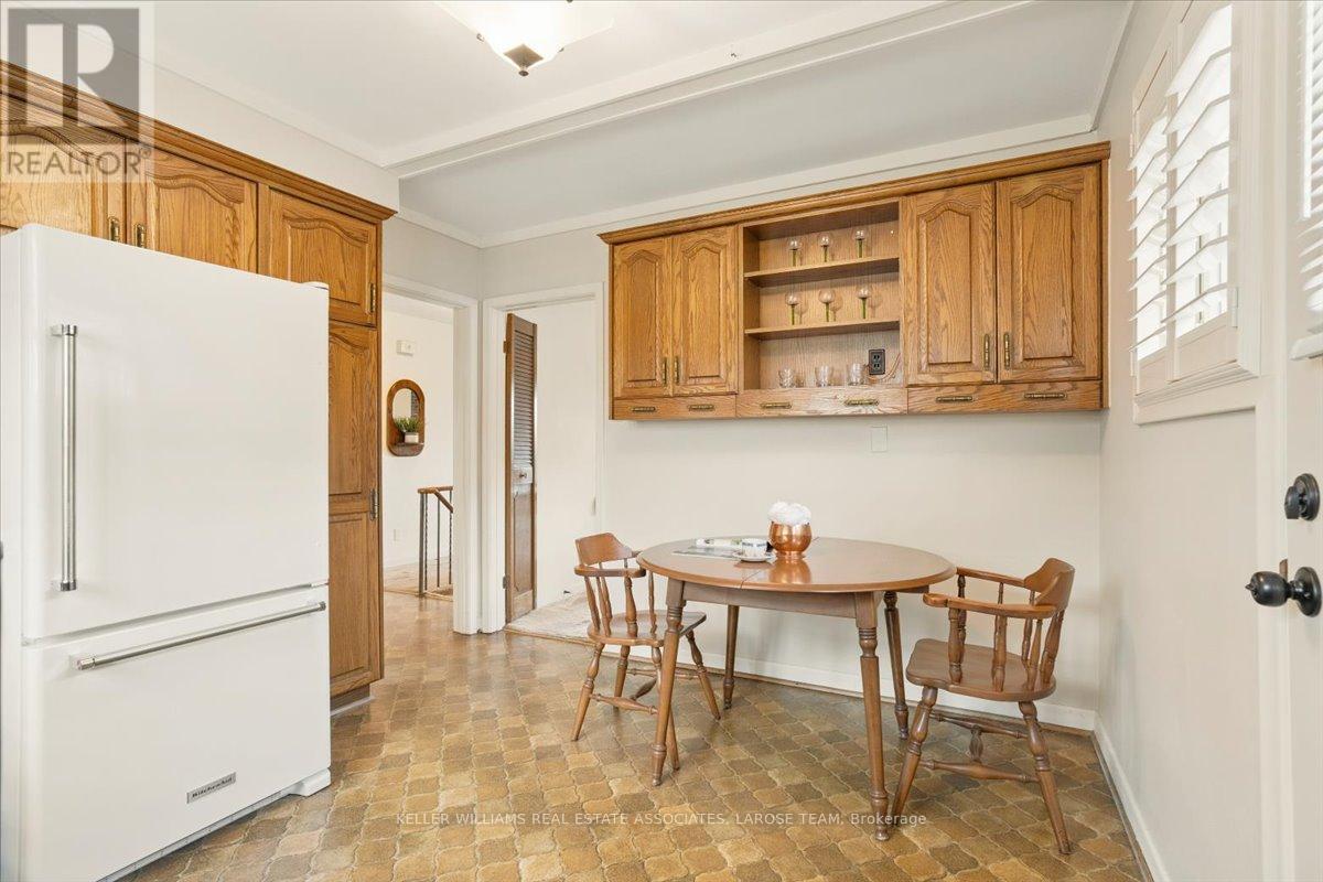 3221 Havenwood Drive, Mississauga, Ontario  L4X 2M2 - Photo 13 - W12137526
