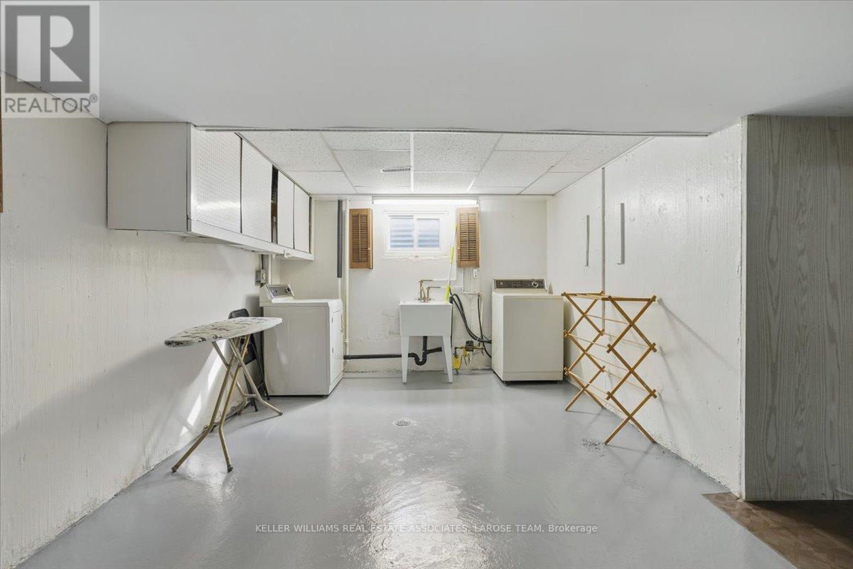 3221 Havenwood Drive, Mississauga, Ontario  L4X 2M2 - Photo 30 - W12137526