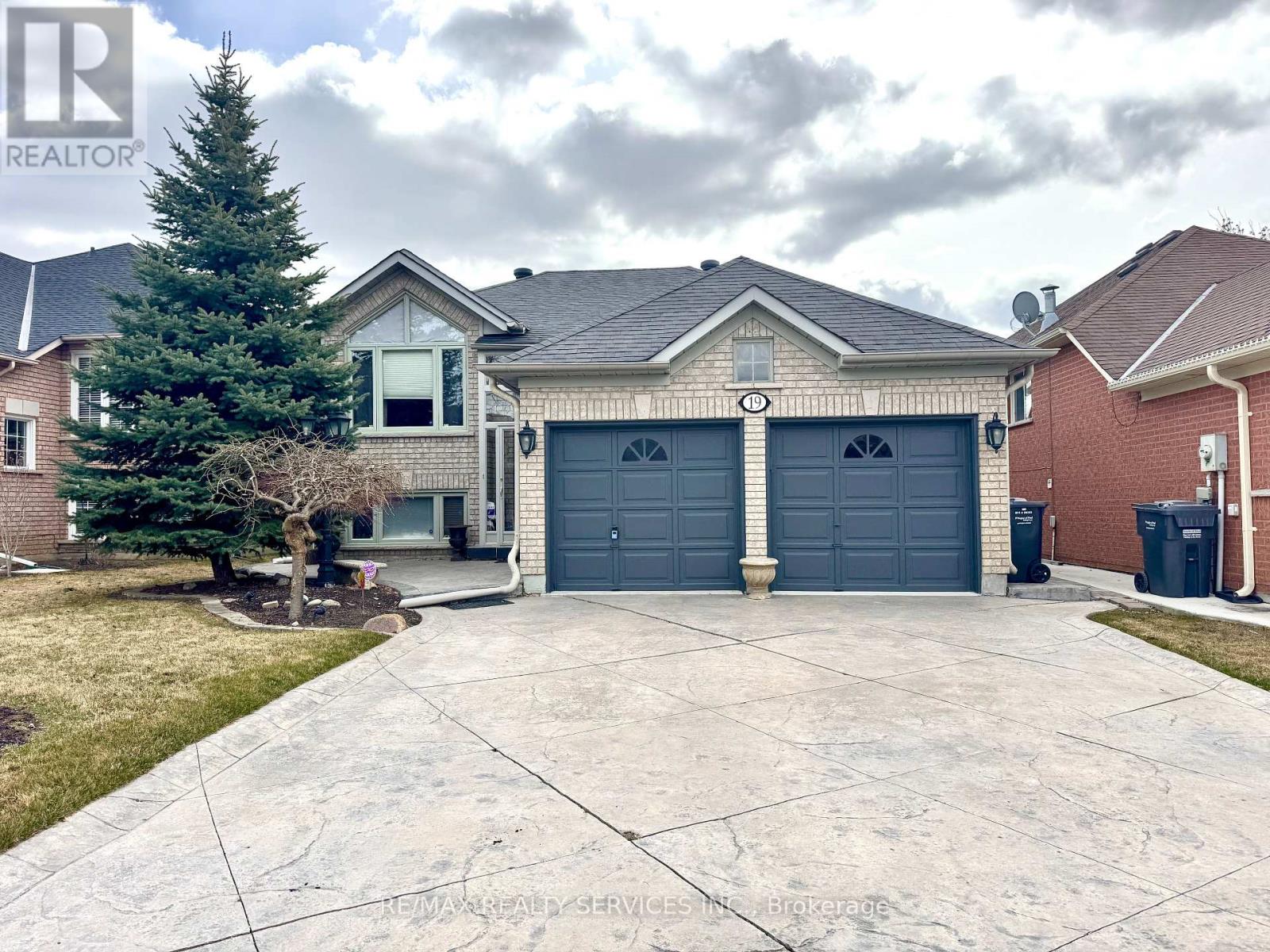 19 LIVINGSTON DRIVE, Caledon, Ontario