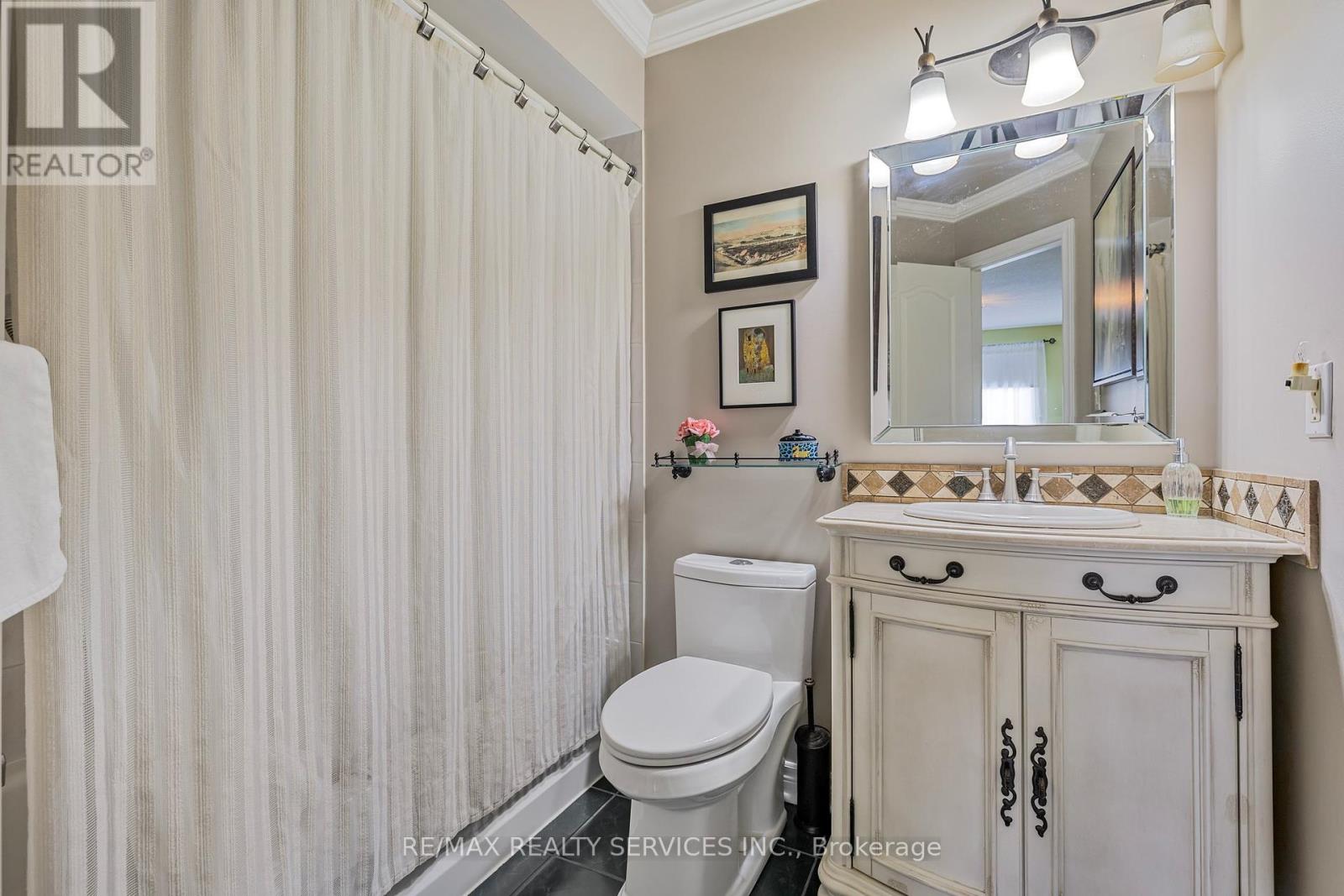19 Livingston Drive, Caledon, Ontario  L7C 1A1 - Photo 21 - W12137531
