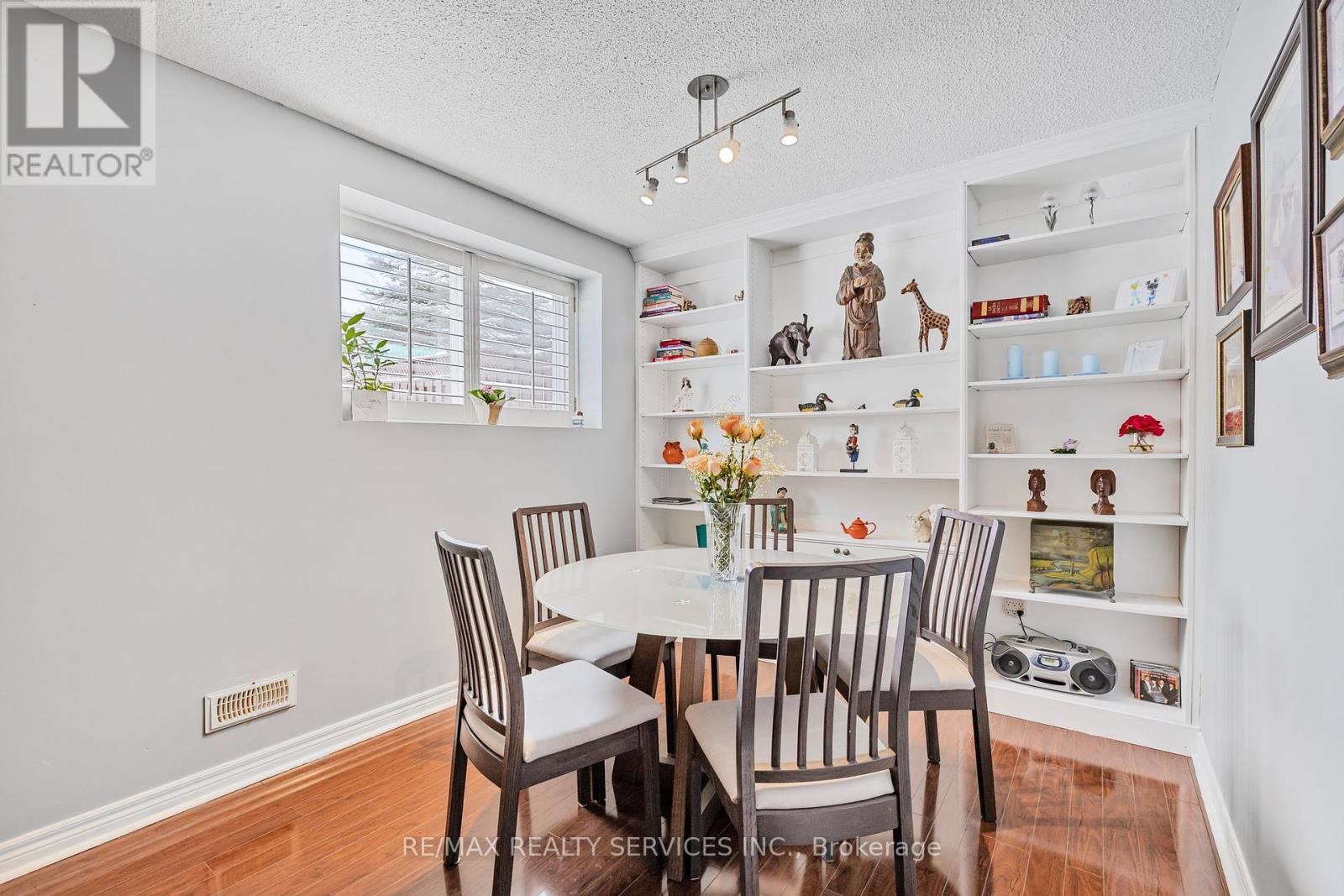 19 Livingston Drive, Caledon, Ontario  L7C 1A1 - Photo 27 - W12137531