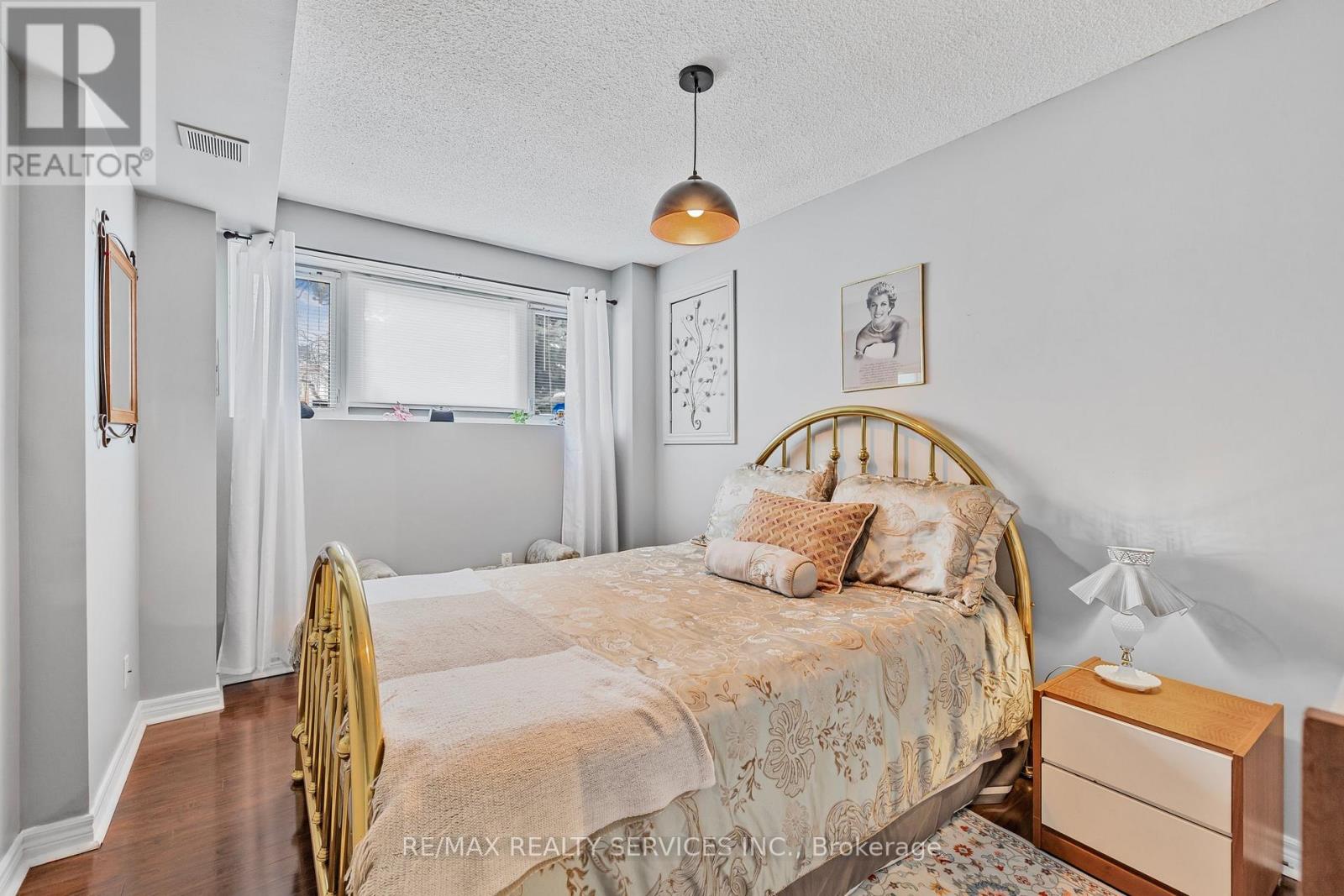 19 Livingston Drive, Caledon, Ontario  L7C 1A1 - Photo 31 - W12137531