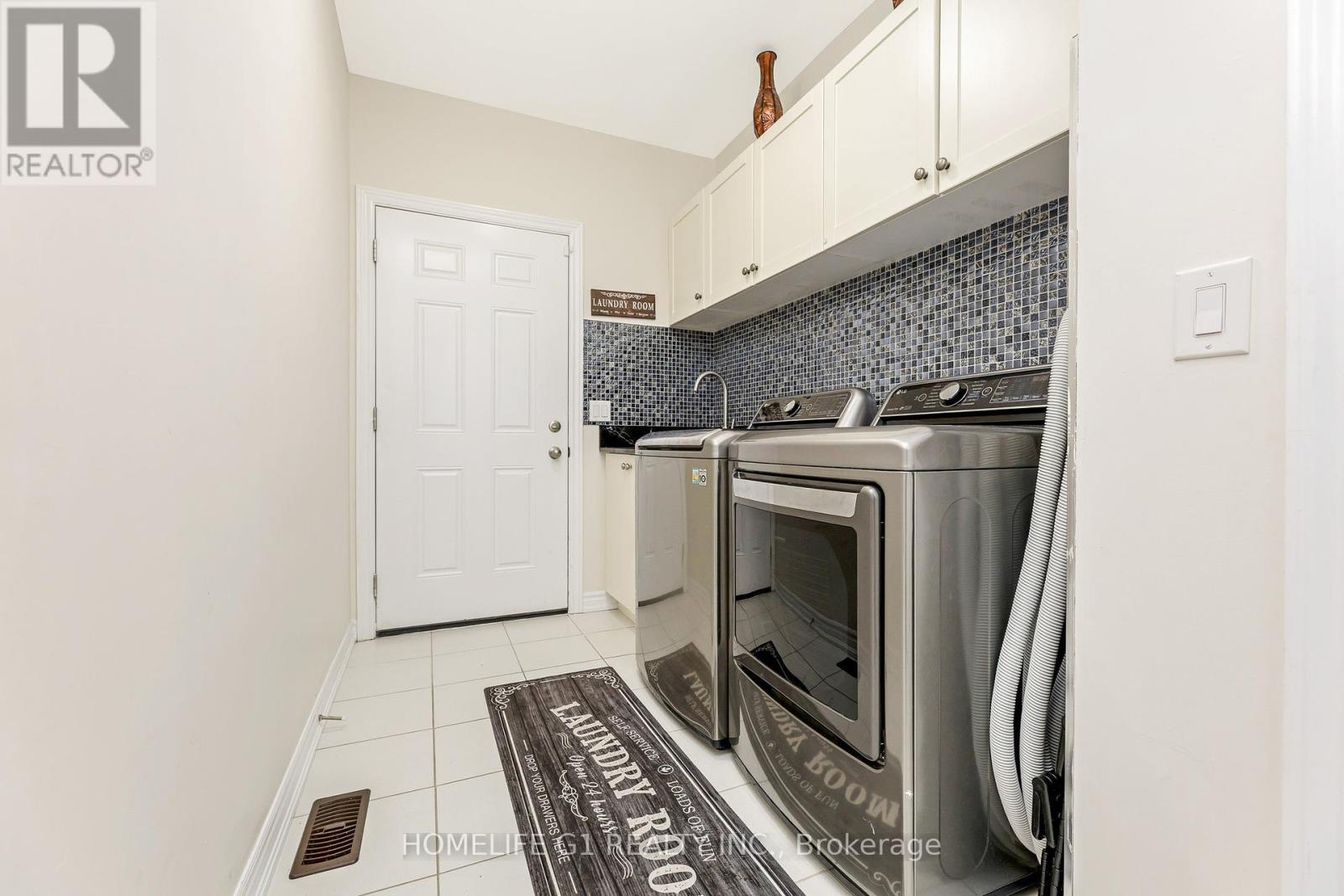 9 Brethby Street, Caledon, Ontario  L7C 3W2 - Photo 16 - W12137555