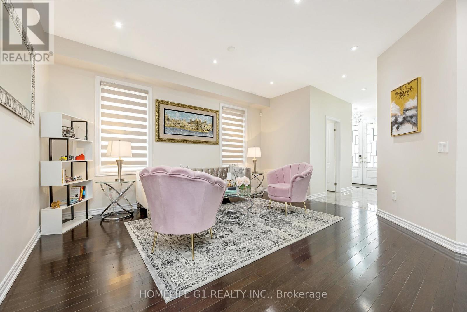9 Brethby Street, Caledon, Ontario  L7C 3W2 - Photo 8 - W12137555