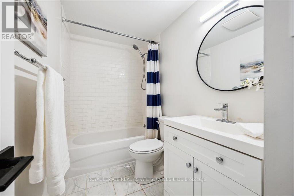 137 - 1520 Lancaster Drive, Oakville, Ontario  L6H 2Z2 - Photo 21 - W12137560