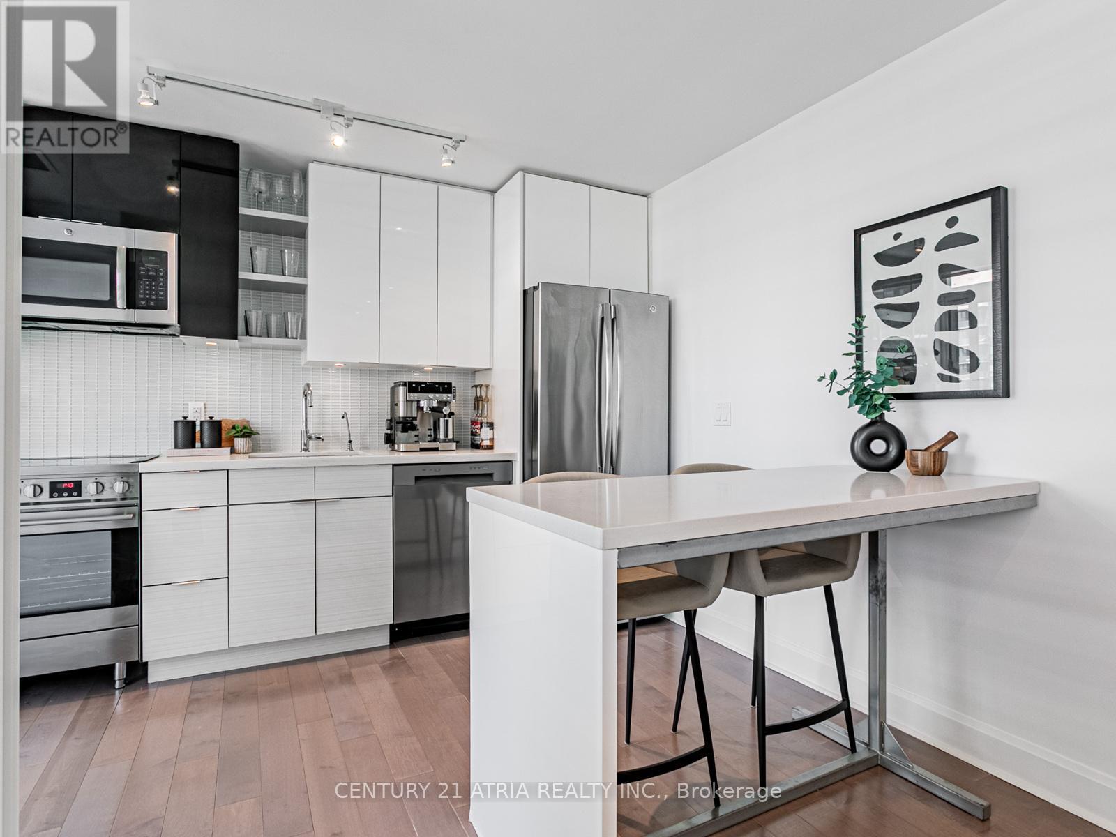 3208 - 33 Shore Breeze Drive, Toronto (Mimico), Ontario  M8V 1A1 - Photo 6 - W12137569