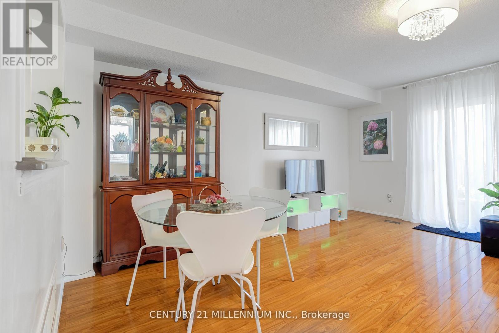 24 Herkes Drive, Brampton, Ontario  L6Y 4Z2 - Photo 10 - W12137615