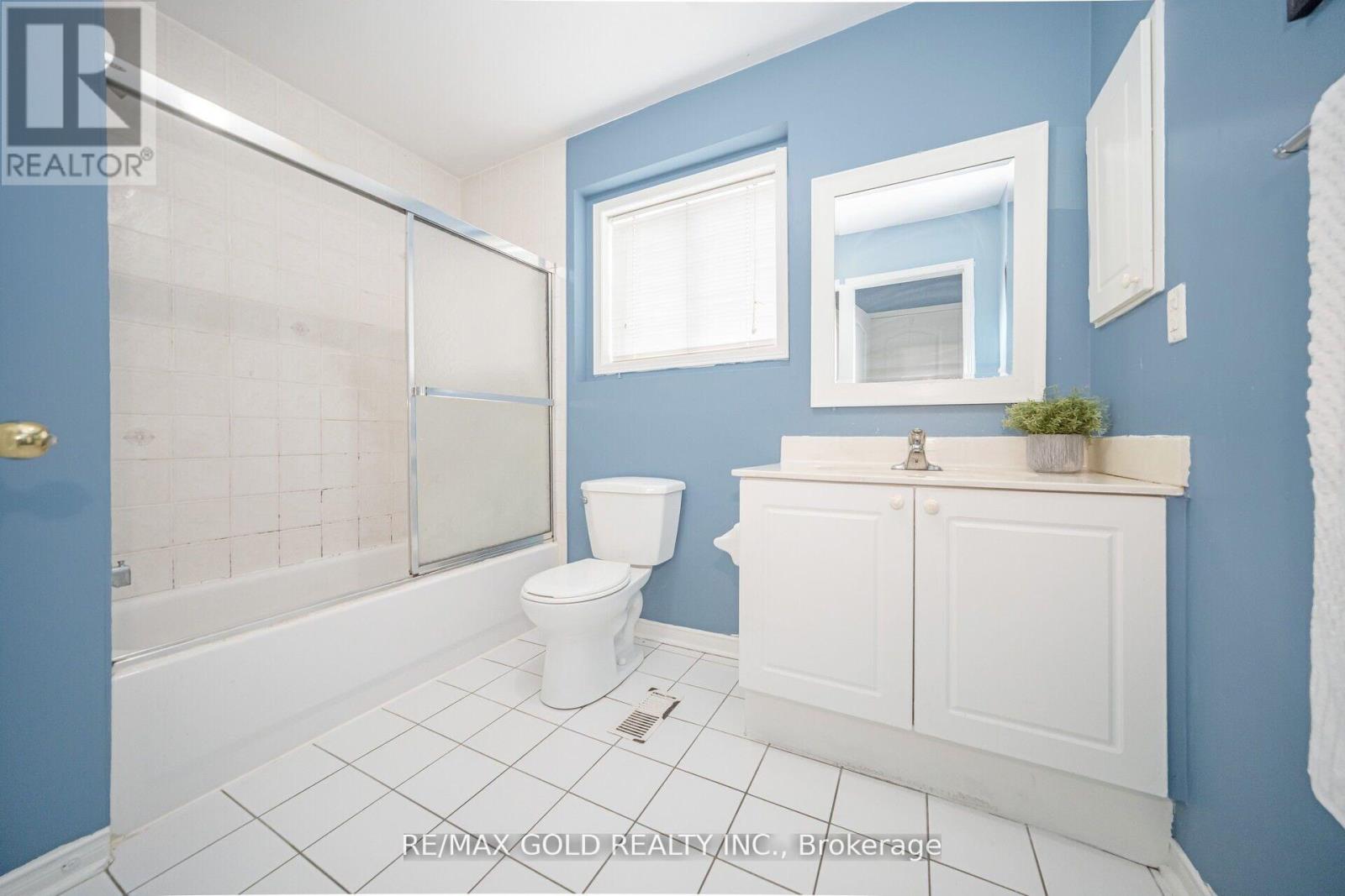 108 Black Forest Drive N, Brampton (Sandringham-Wellington), Ontario  L6R 2E6 - Photo 24 - W12137617