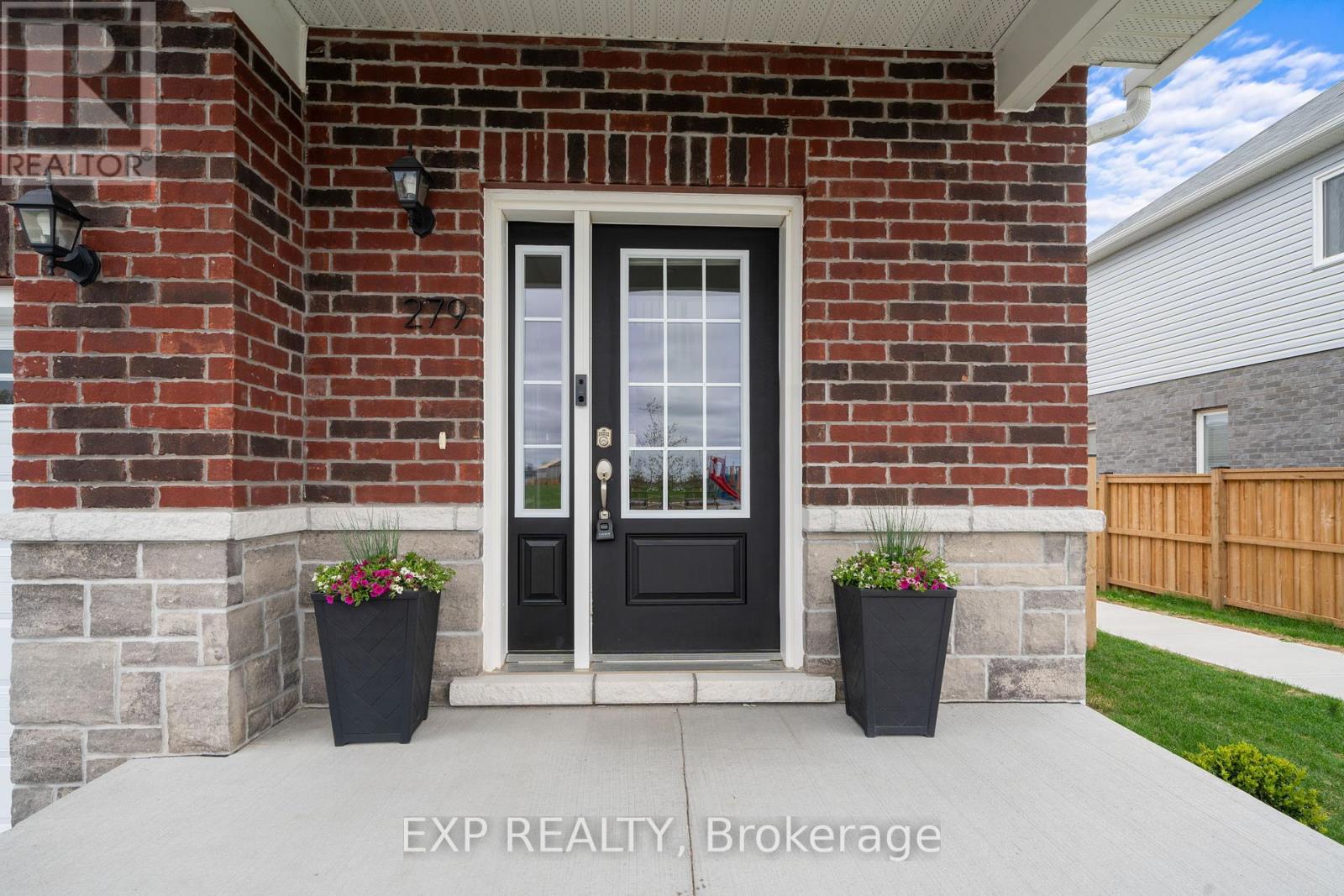 Property at 279 BENNETT AVENUE image 4
