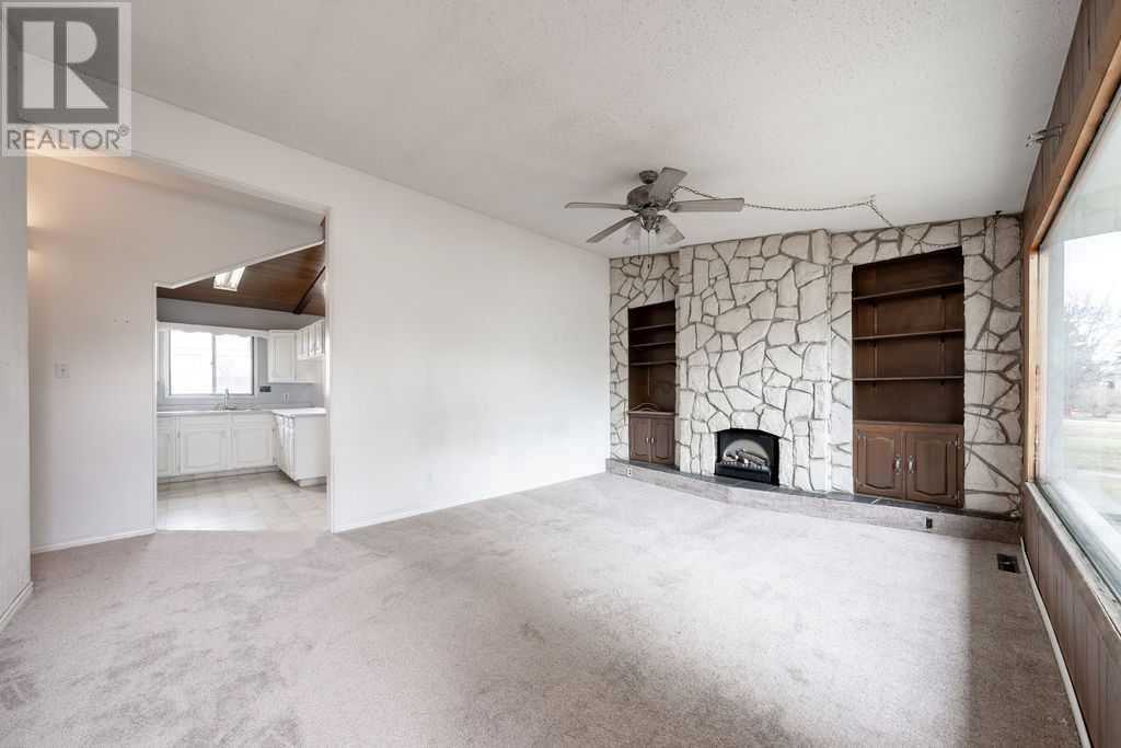 5242 Thomas Street Ne, Calgary, Alberta  T2K 3V7 - Photo 2 - A2209176