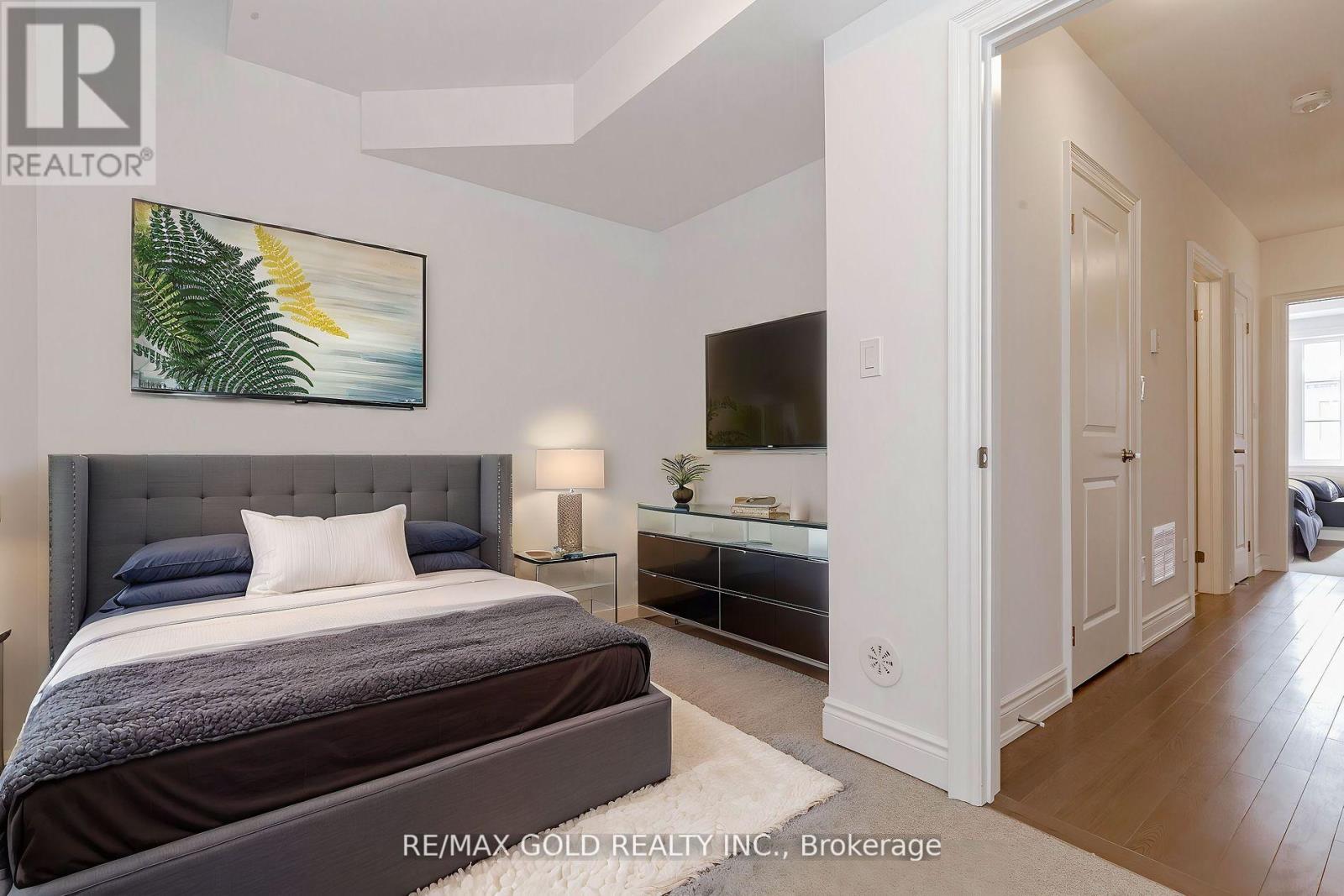 151 - 55 Lunar Crescent, Mississauga, Ontario  L5M 2R2 - Photo 33 - W12135902