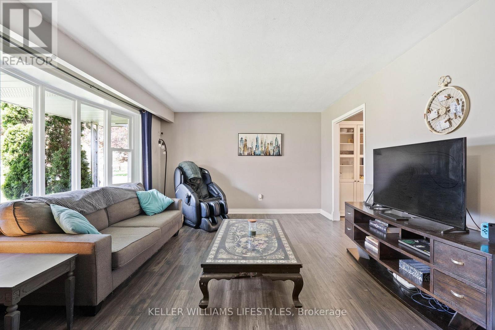 118 Tufton Place, London South, Ontario  N6C 4W9 - Photo 7 - X12137869