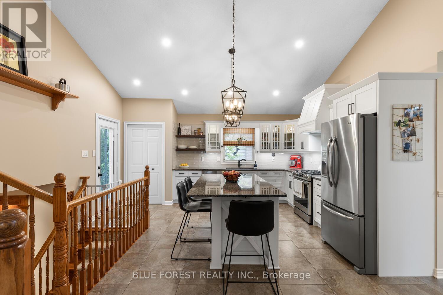 35 Exmouth Drive, London East, Ontario  N5V 4V1 - Photo 12 - X12137895