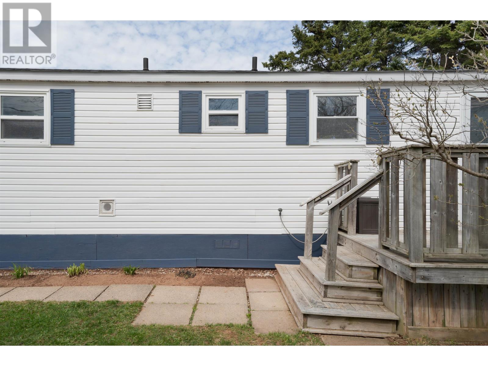 13 Manor Drive, Charlottetown, Prince Edward Island  C1A 6R2 - Photo 2 - 202510521
