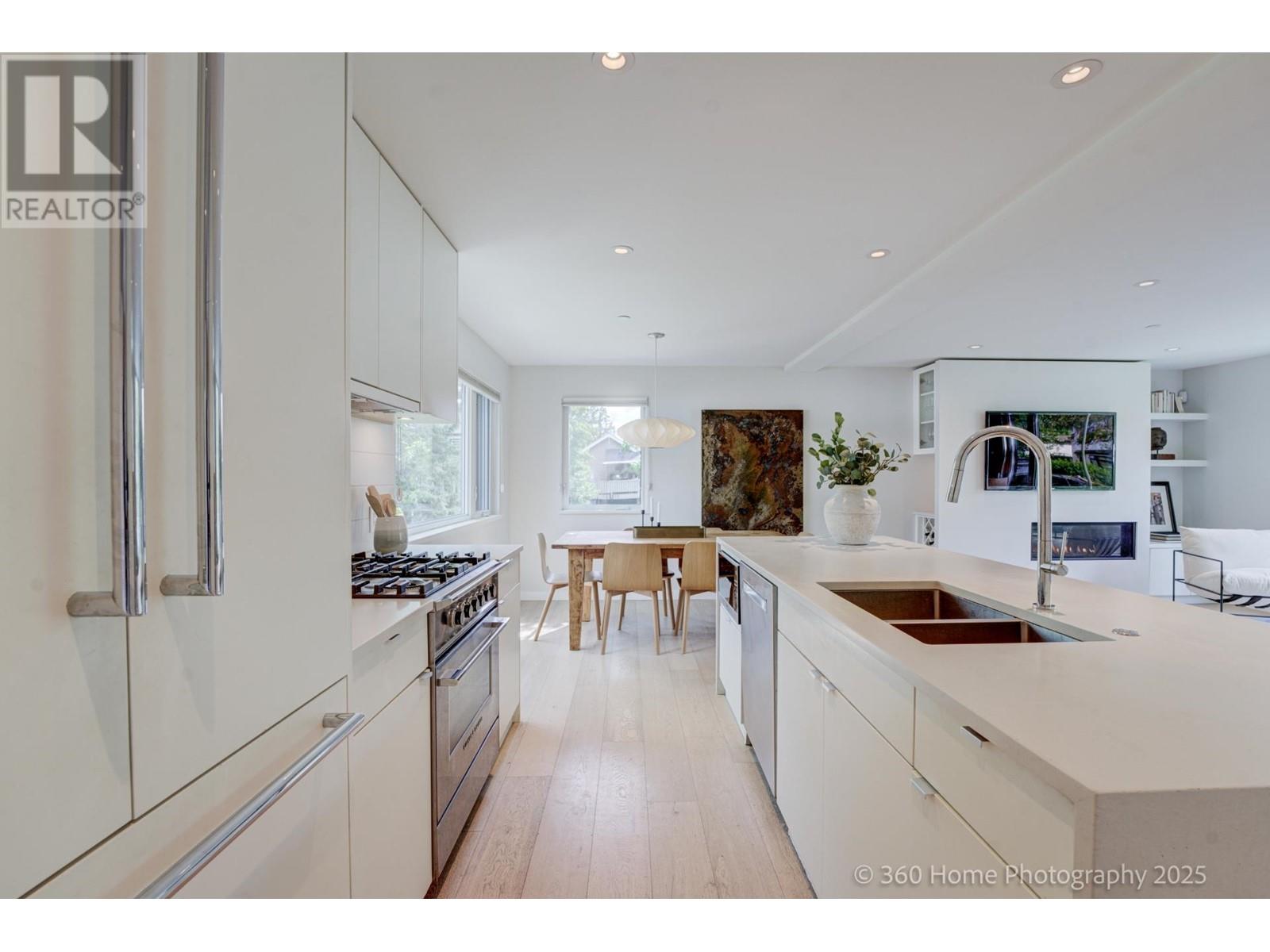 1043 E 16th Avenue, Vancouver, British Columbia  V5T 2W2 - Photo 11 - R3000836