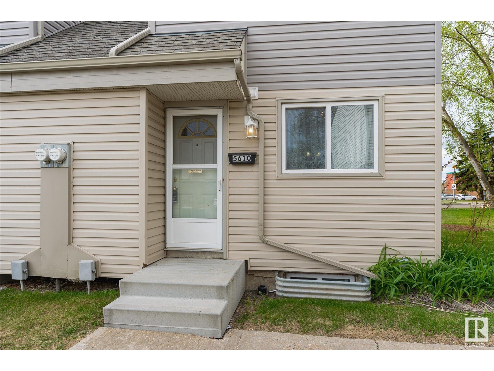 Property at 5610 148 ST NW image 4