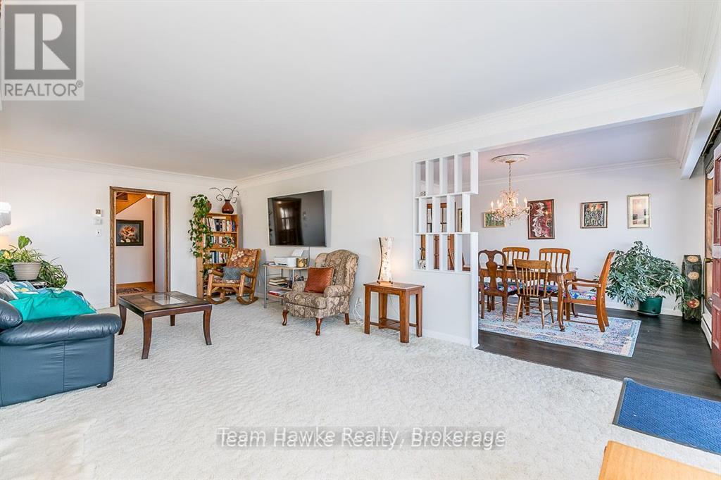 25 Robert Street W, Penetanguishene, Ontario L9M 1N5 - Photo 16 - S12137876