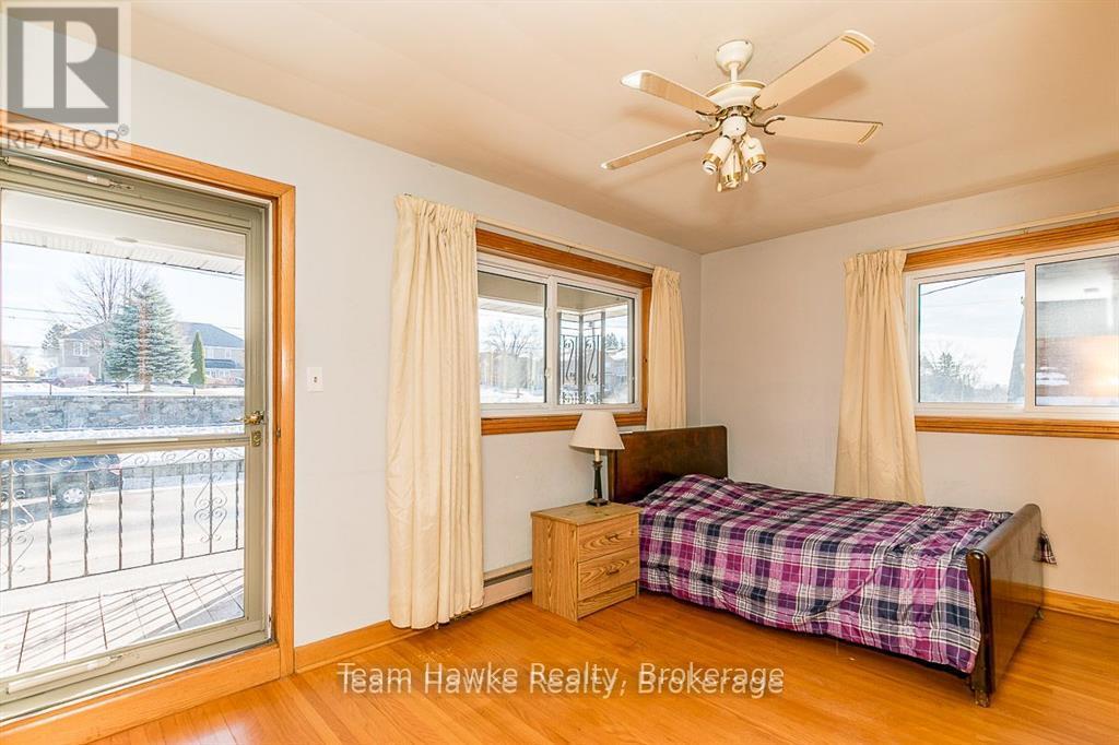25 Robert Street W, Penetanguishene, Ontario  L9M 1N5 - Photo 24 - S12137876