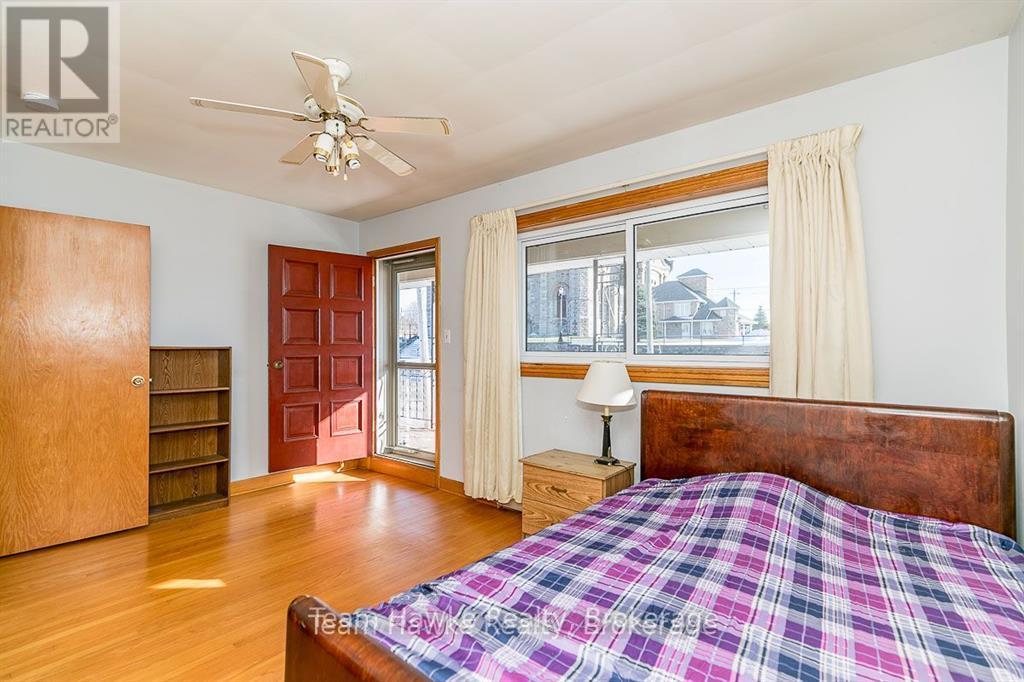 25 Robert Street W, Penetanguishene, Ontario  L9M 1N5 - Photo 25 - S12137876