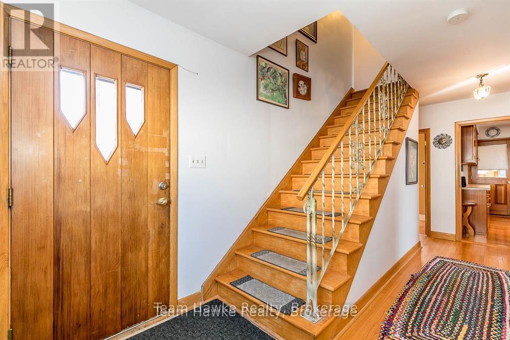 25 Robert Street W, Penetanguishene, Ontario  L9M 1N5 - Photo 7 - S12137876