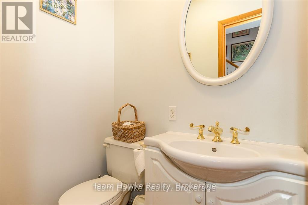 25 Robert Street W, Penetanguishene, Ontario  L9M 1N5 - Photo 8 - S12137876