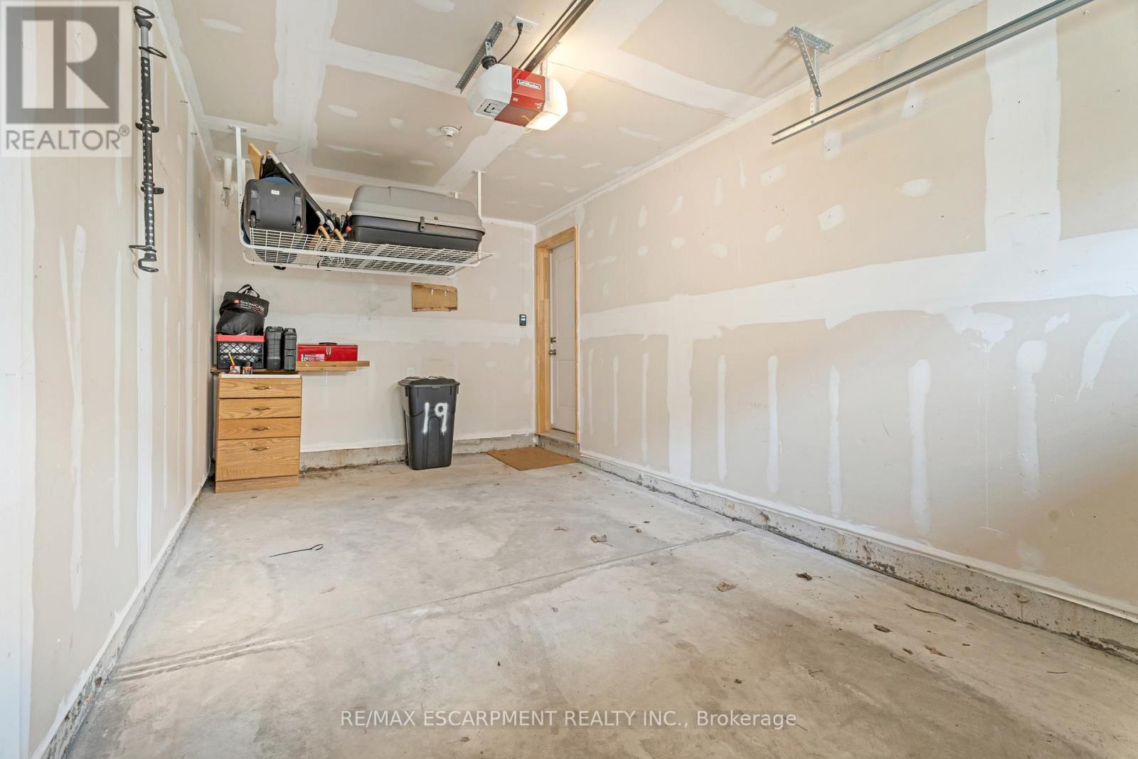 19 - 122 Dundas Street E, Hamilton, Ontario  L9H 7N3 - Photo 26 - X12076169