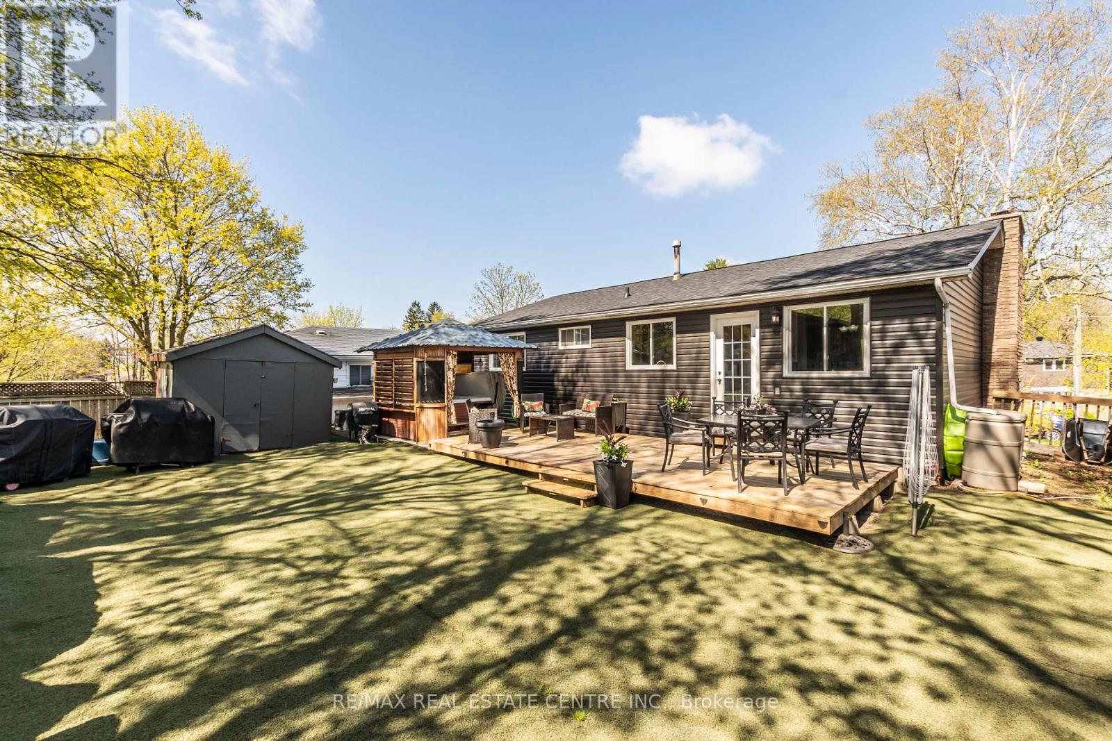 12 Cobblehill Road, Halton Hills, Ontario  L7J 1N9 - Photo 29 - W12134481