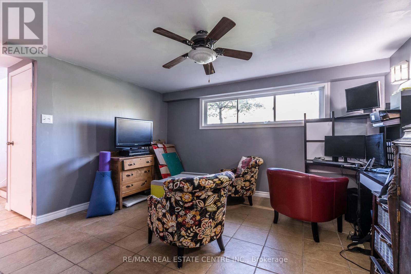 12 Cobblehill Road, Halton Hills, Ontario  L7J 1N9 - Photo 21 - W12134481