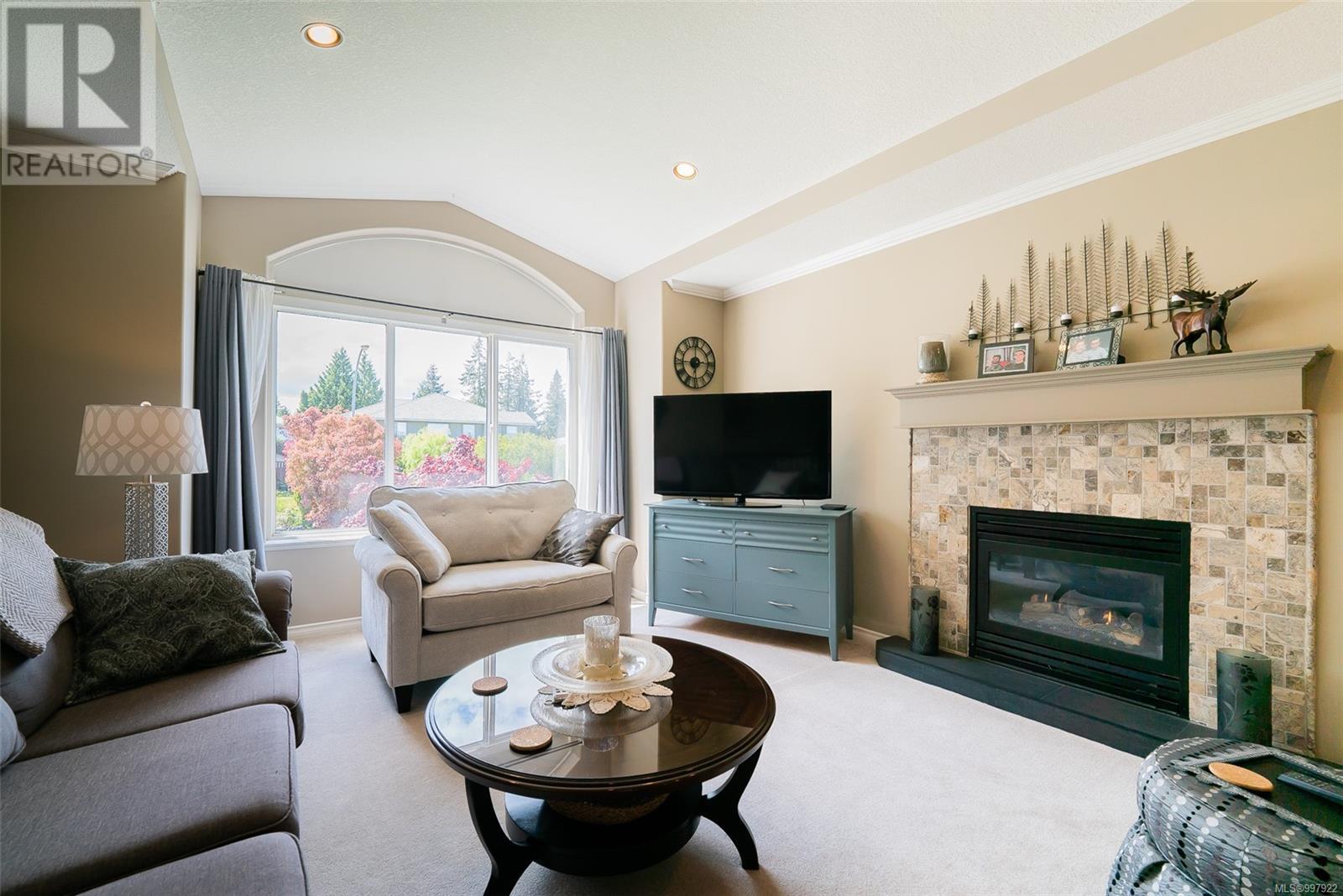 Property at 5320 Kenwill Dr image 2