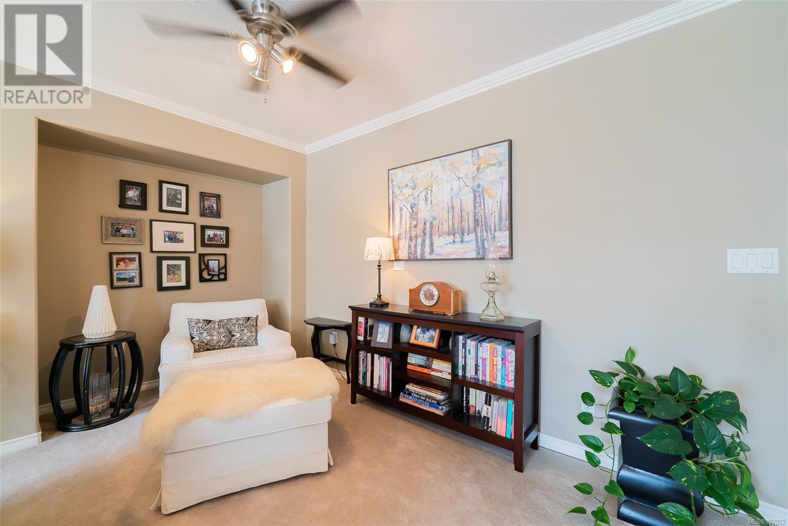 Property at 5320 Kenwill Dr image 3
