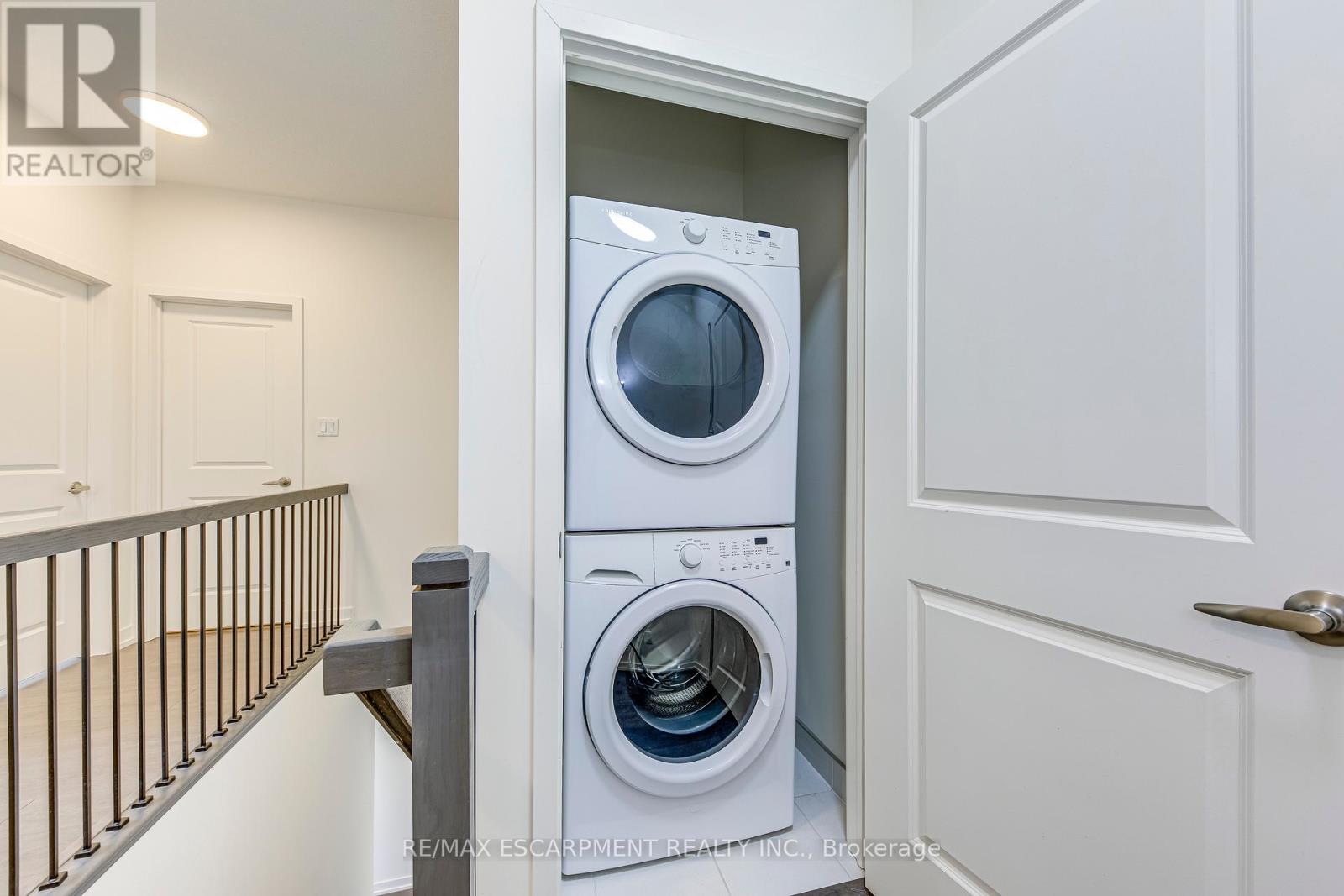 301 Squire Crescent, Oakville, Ontario  L6H 0L8 - Photo 43 - W12133928