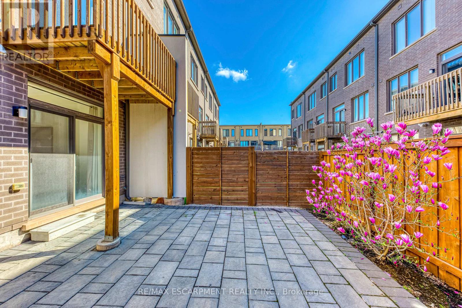 301 Squire Crescent, Oakville, Ontario  L6H 0L8 - Photo 44 - W12133928