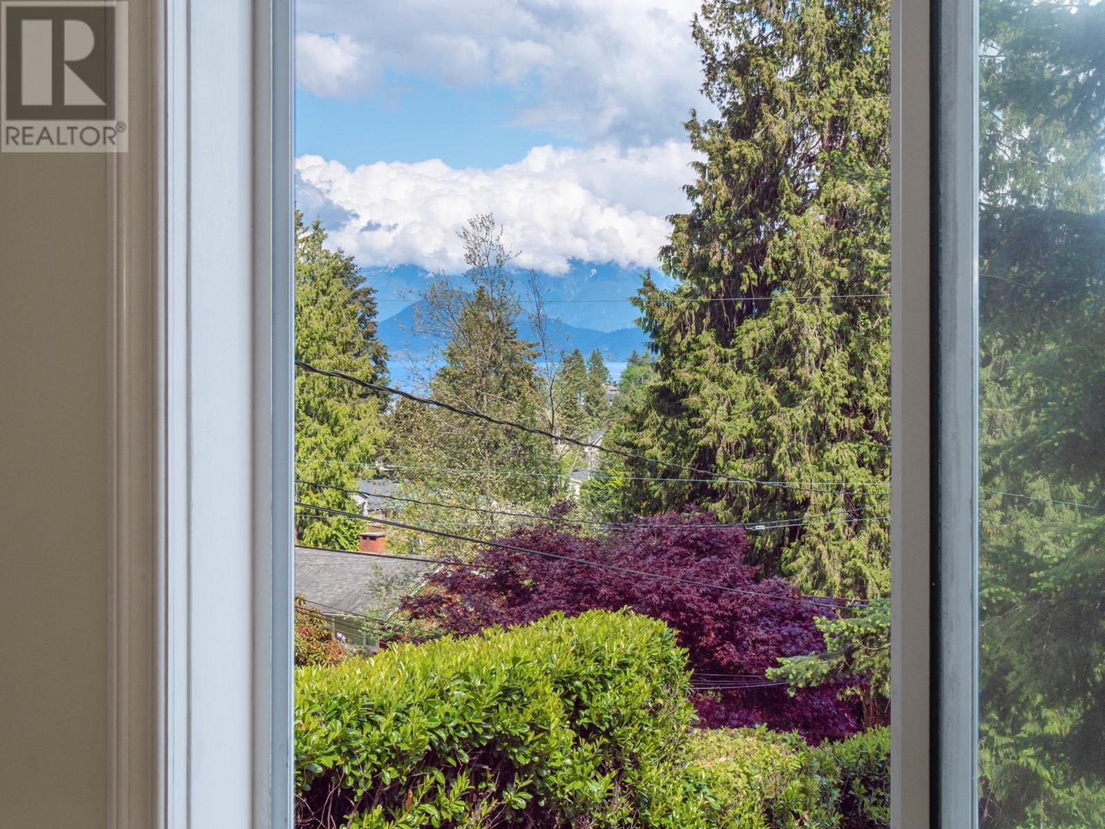 642 Gower Point Road, Gibsons, British Columbia  V0N 1V8 - Photo 4 - R3000819