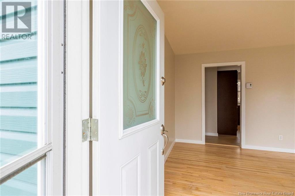 Property at 285 Charlotte Street W image 3