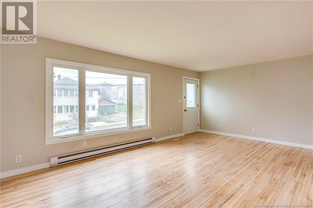 Property at 285 Charlotte Street W image 5