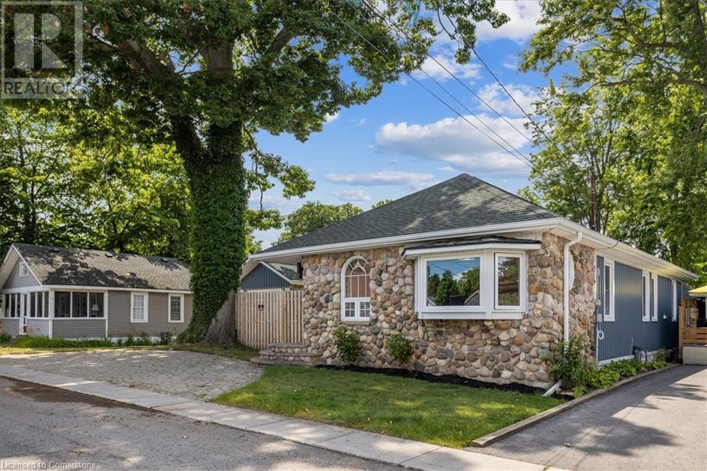 Property at 381 MAPLEWOOD Avenue image 2