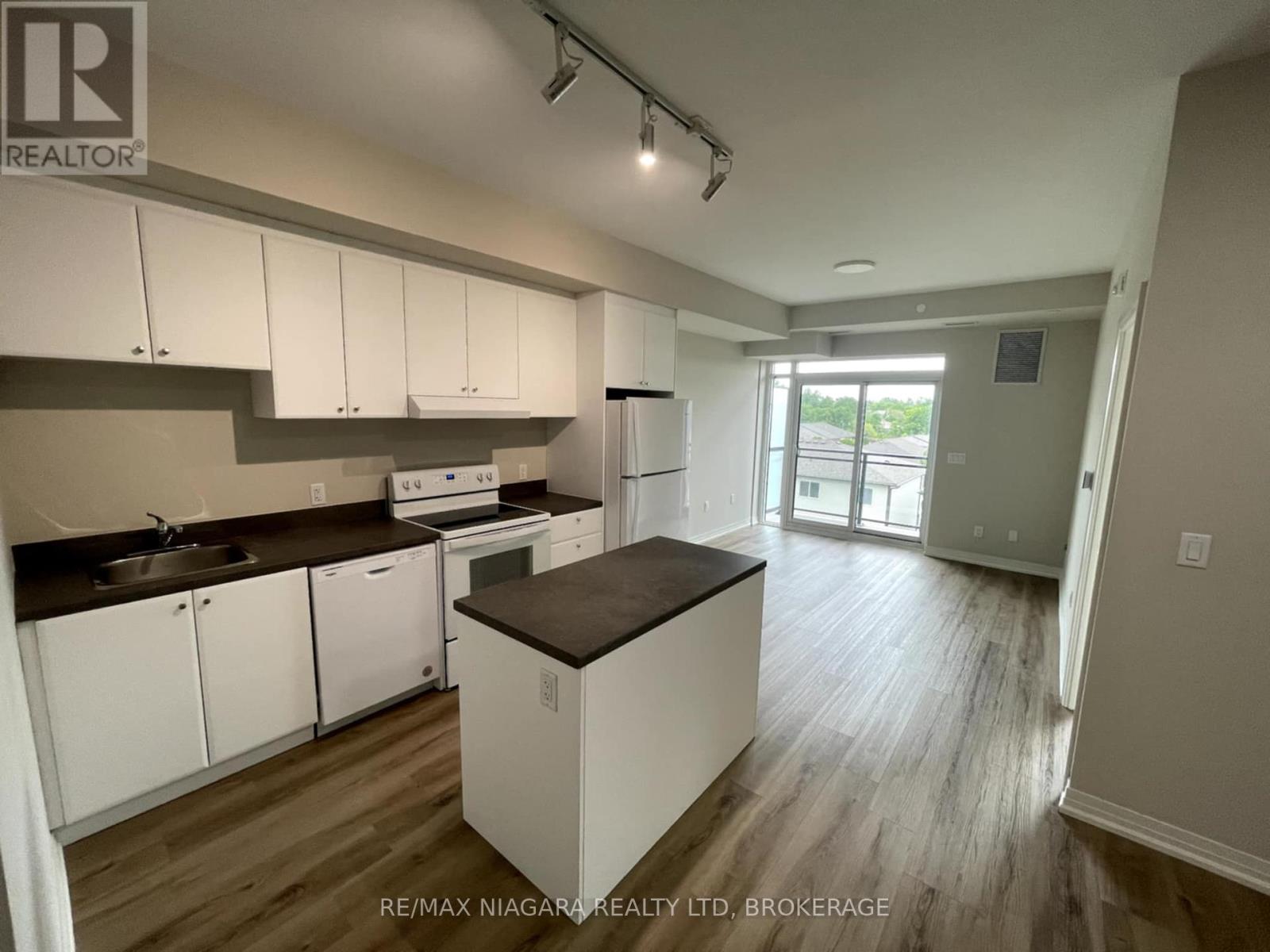 LP21 - 50 HERRICK AVENUE, st. catharines, Ontario