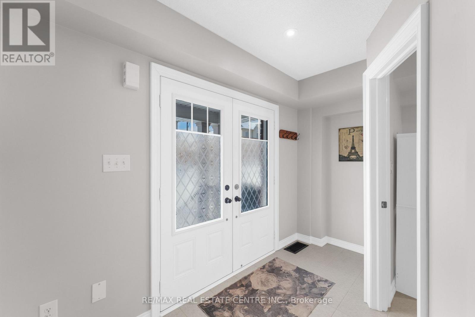 Property at 17 DEVINERIDGE AVENUE image 2