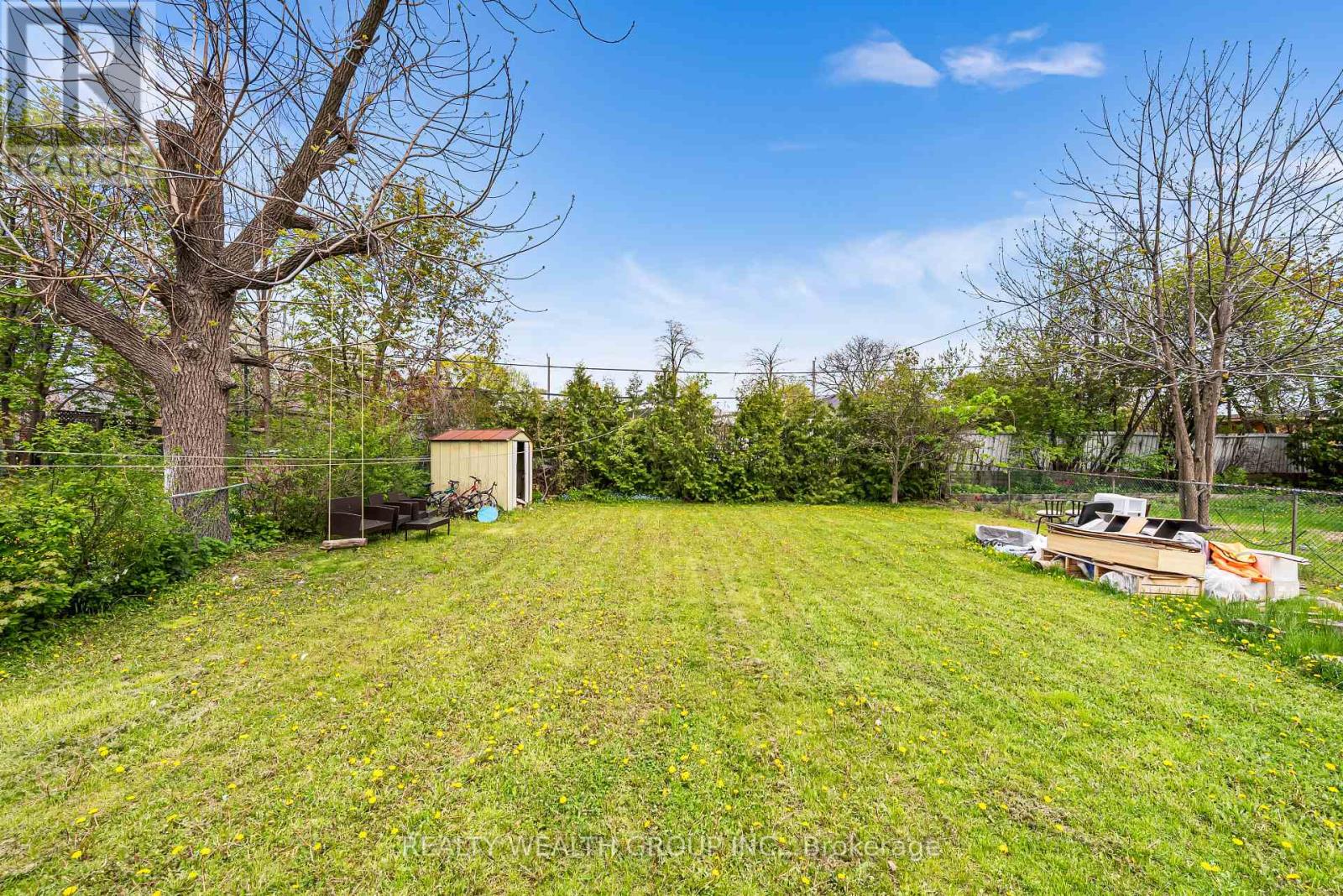 17 Haymarket Road, Toronto, Ontario  M3L 1H3 - Photo 27 - W12137455