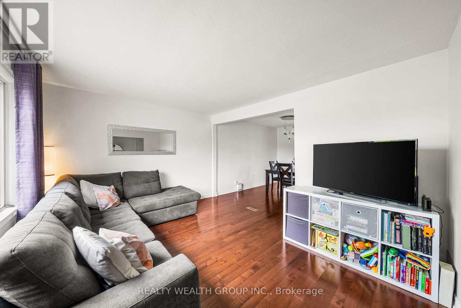 17 Haymarket Road, Toronto, Ontario  M3L 1H3 - Photo 9 - W12137455